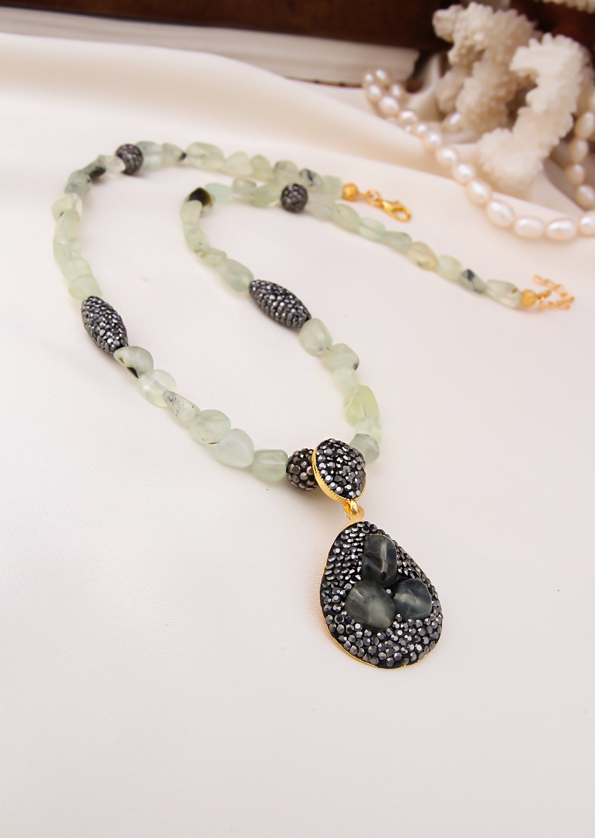 Prehnite Collier