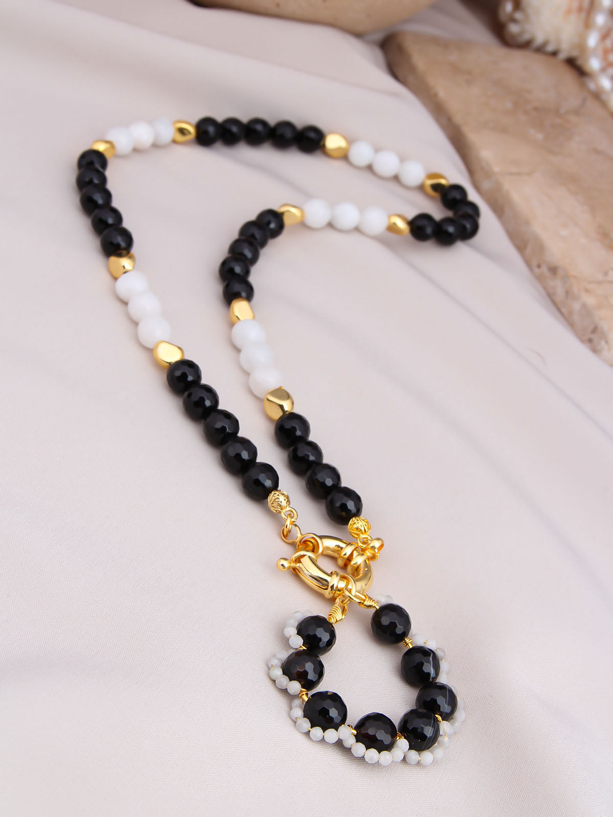 Onix & Moonstone Collier