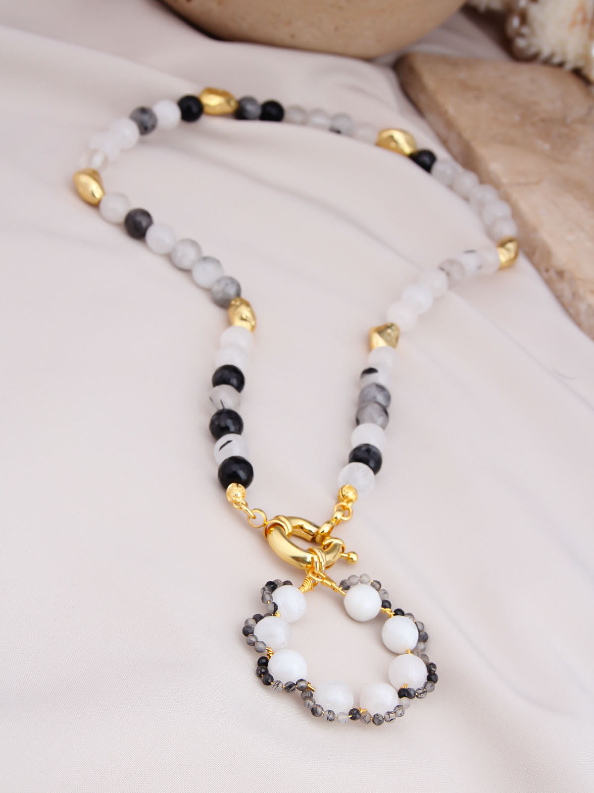 Moonstone & Onix Collier