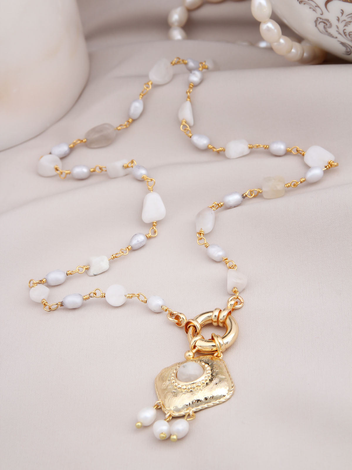 Pearl & Moonstone Collier