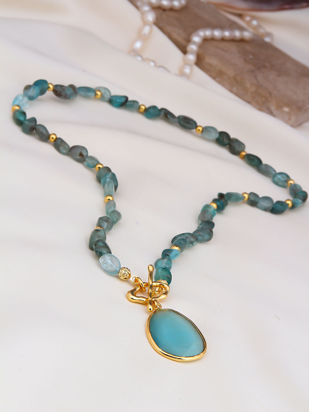 Quartz Collier