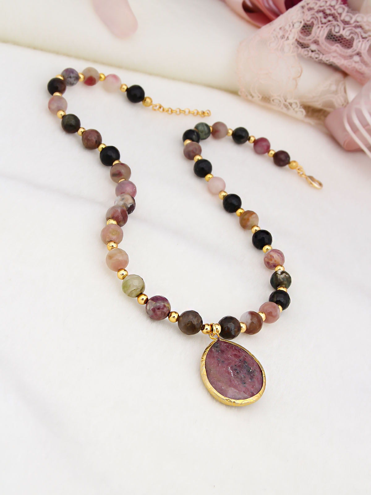 Rodanhite Collier