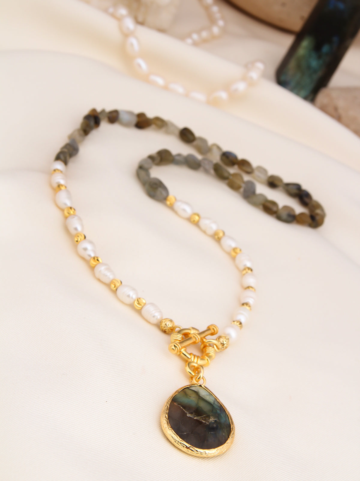 Labradorite & Pearl Collier