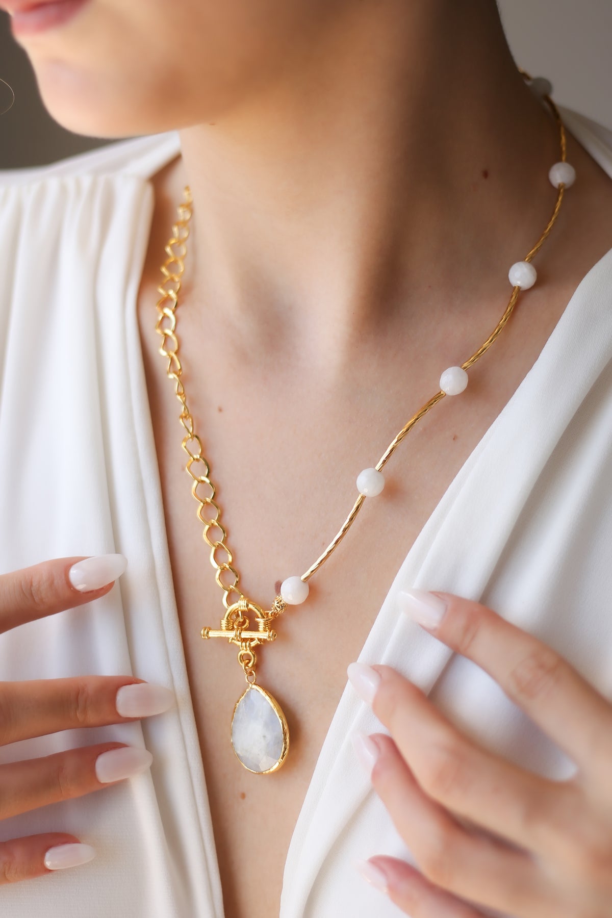 Moonstone Collier
