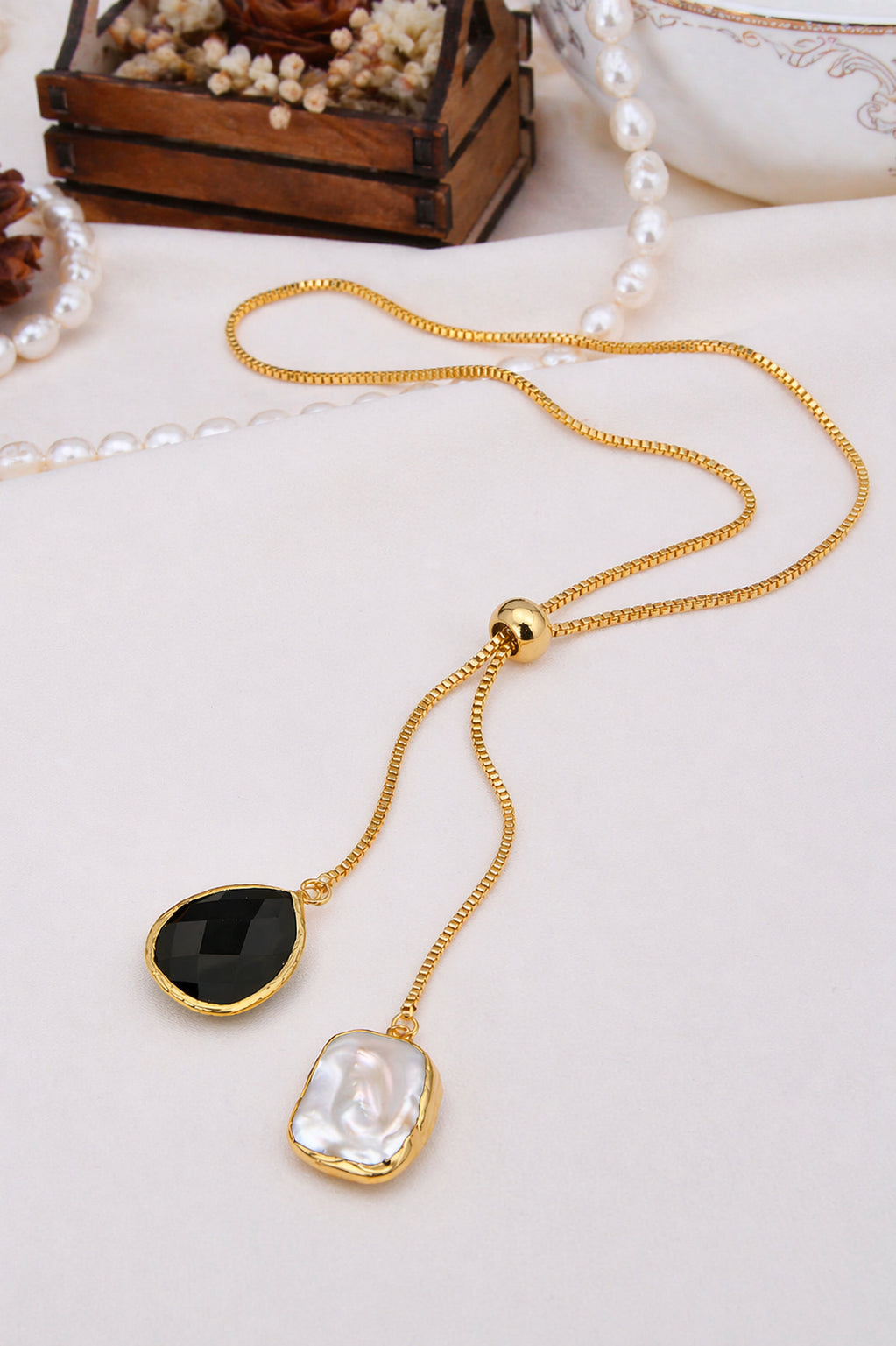 Pearl & Cat Eyes Necklace