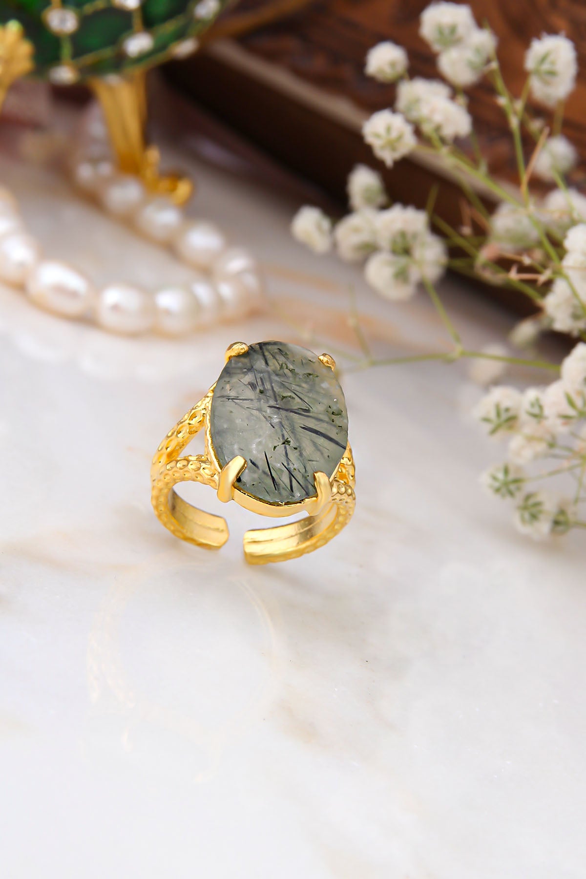 Black Ruthile Bagues