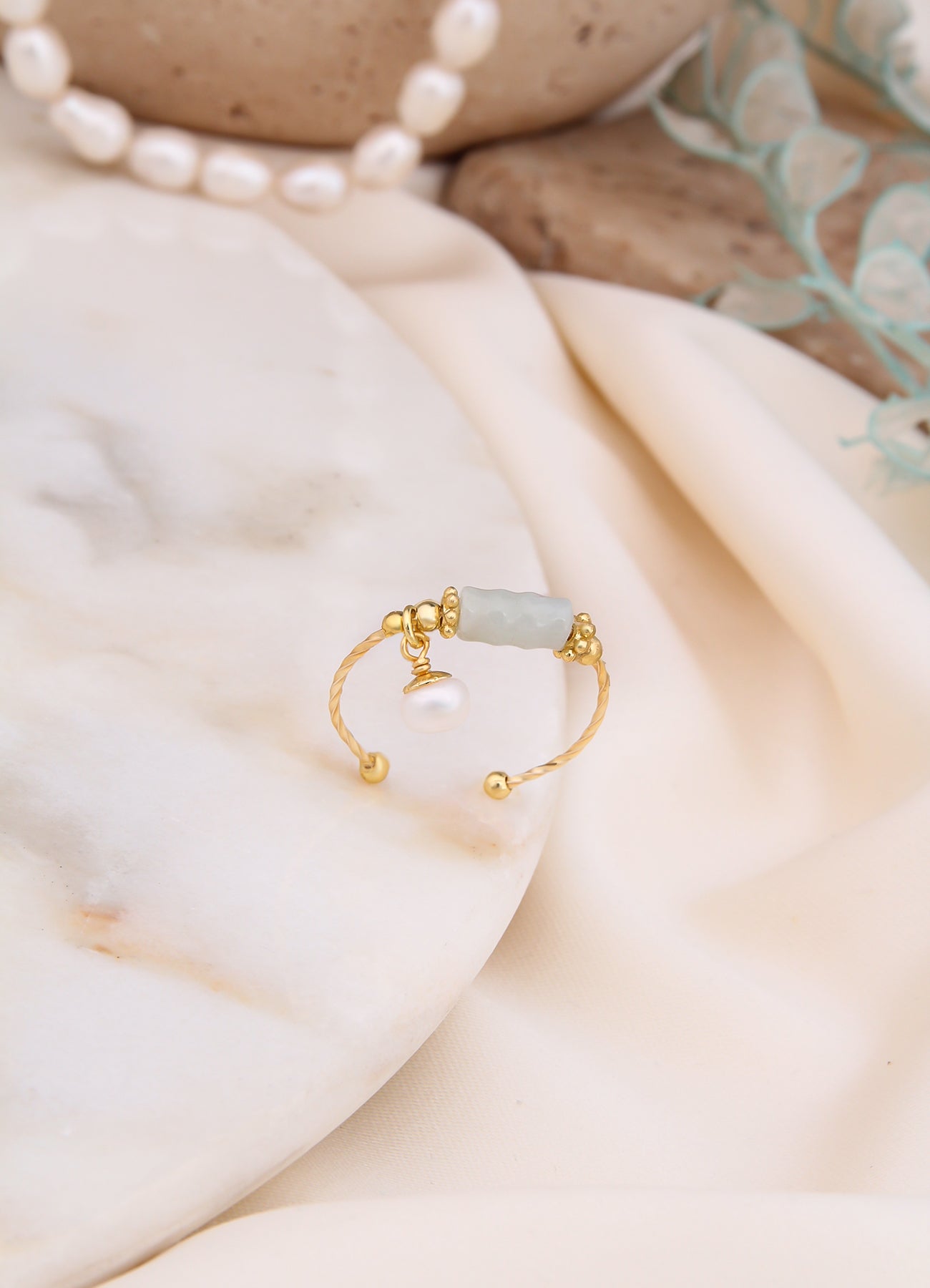Labradorite & Pearl Ring