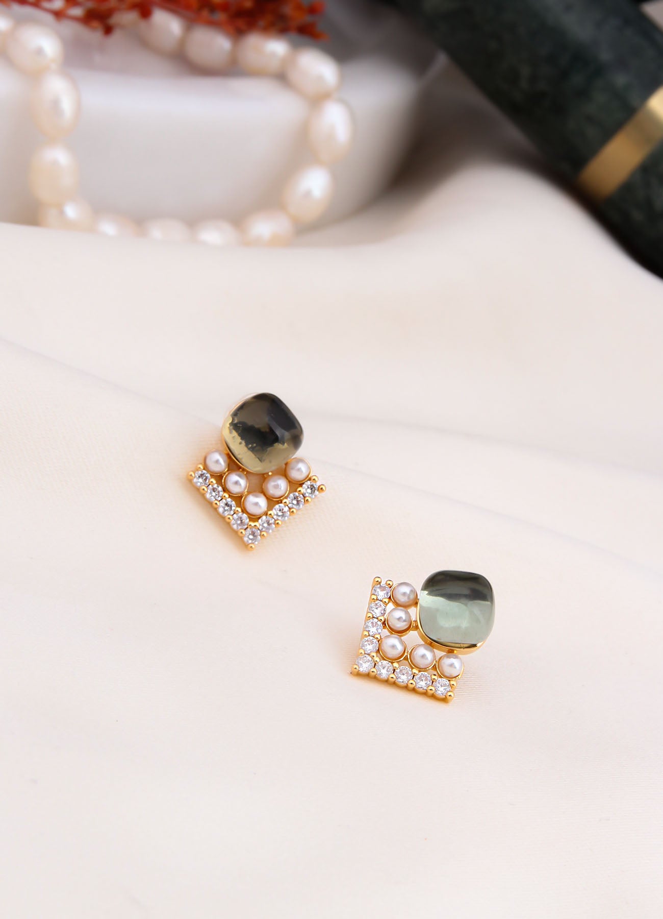 Pearl & Zircon Earring