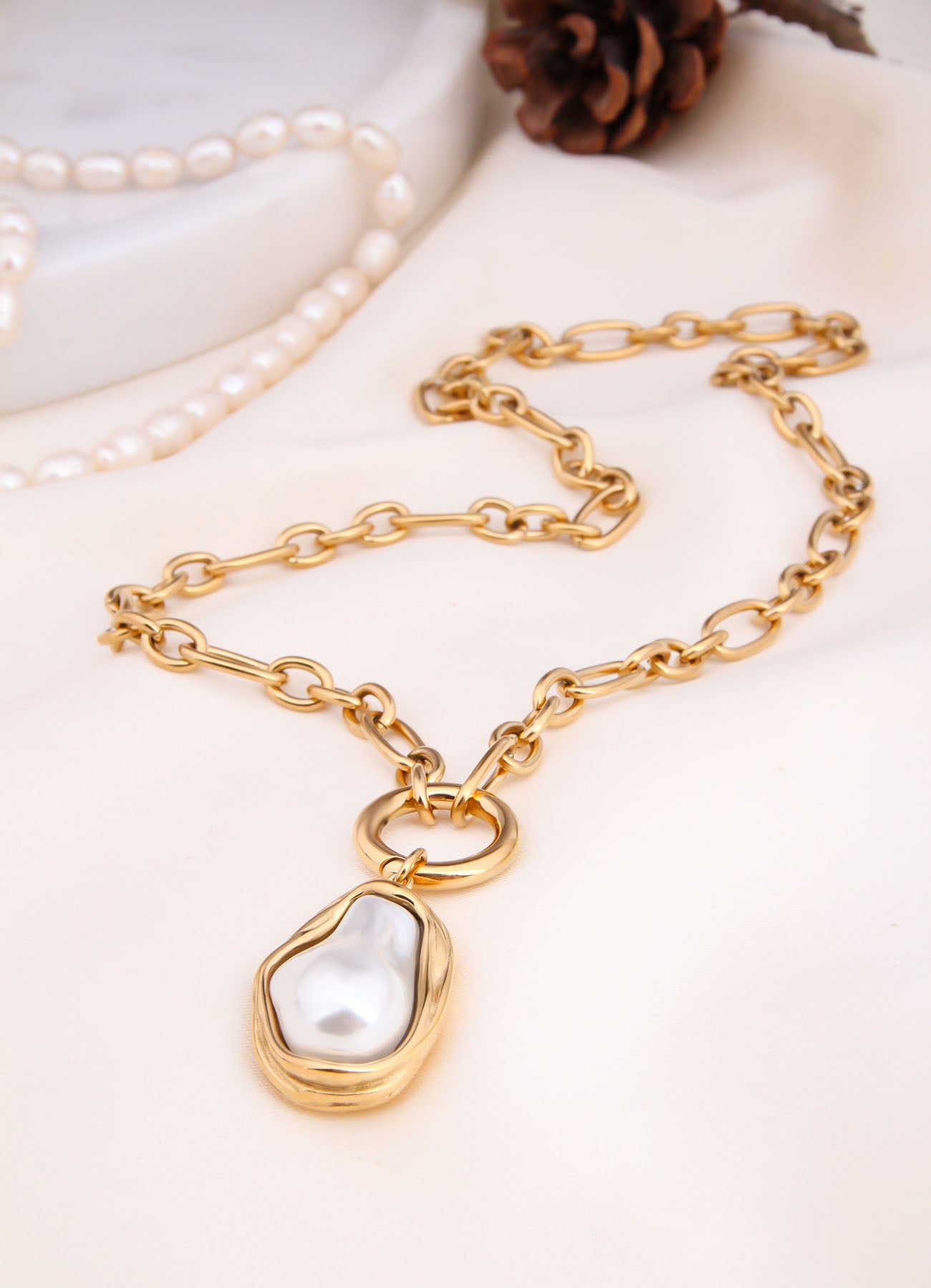 Charlize Pearl Collier