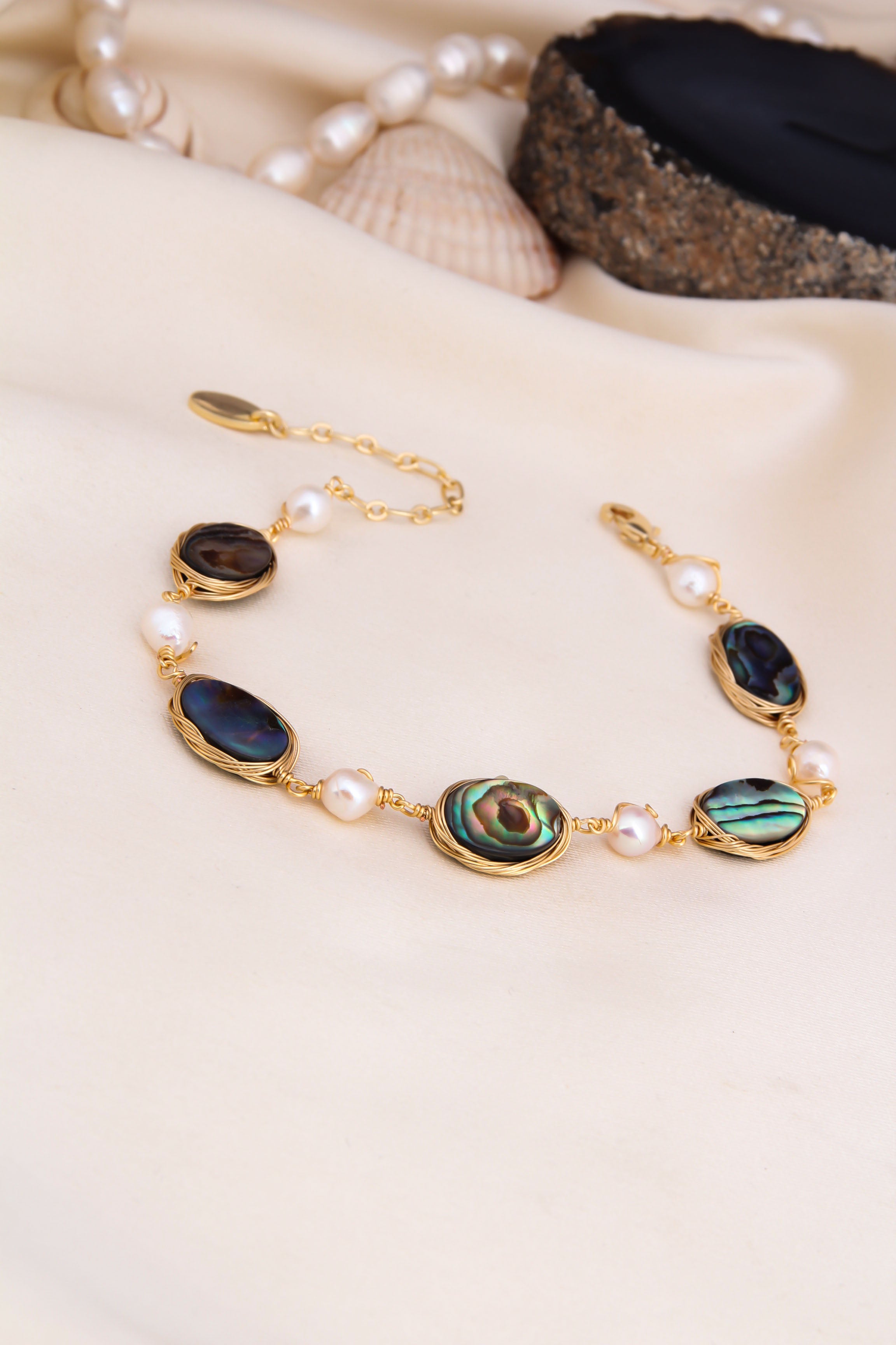 Pearl & Nacre Bracelet