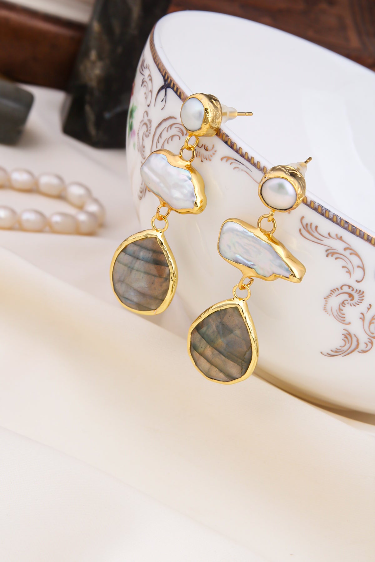 Labradorite & Pearl Earring