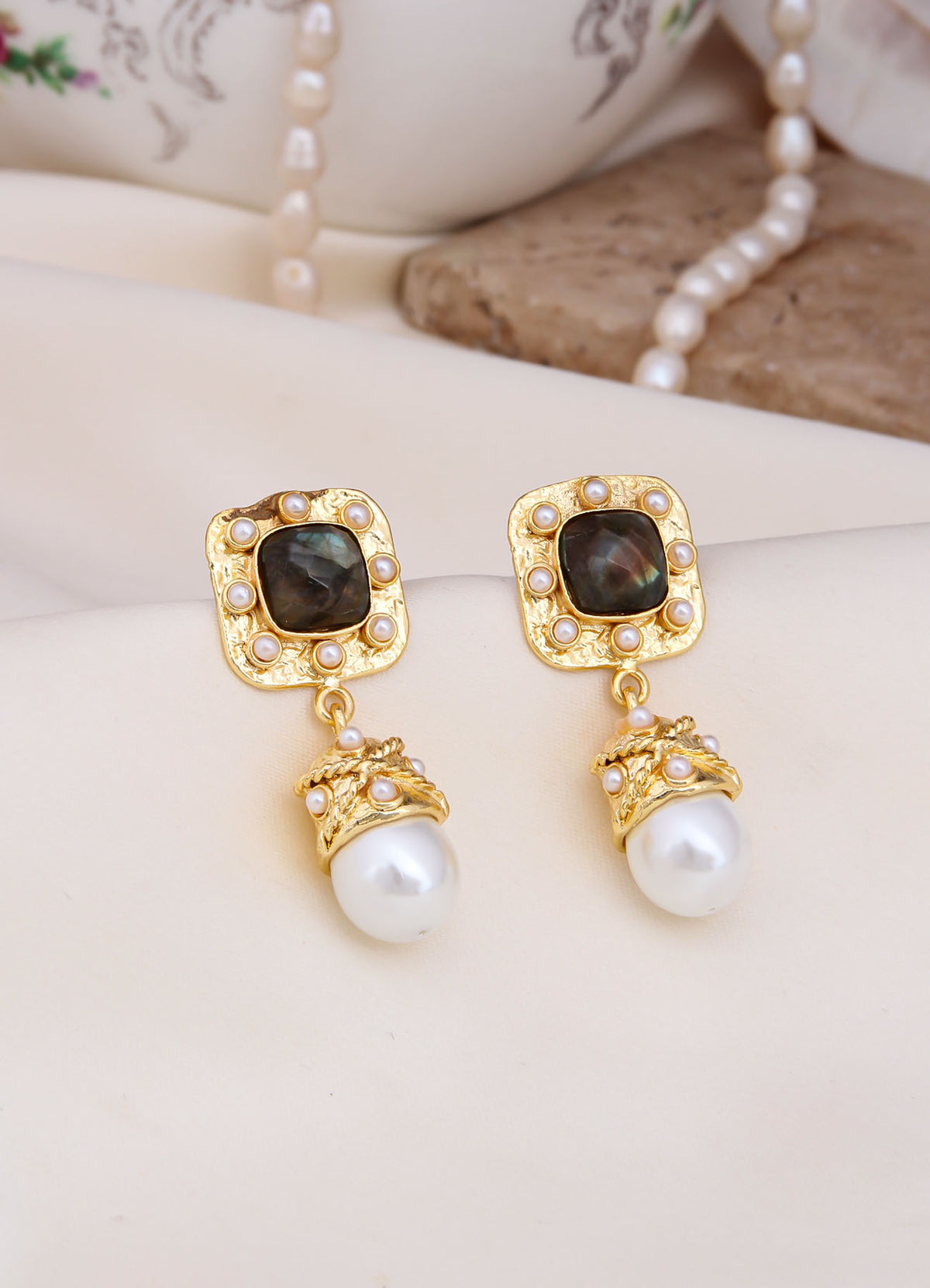 Labradorite &amp; Pearl Earring