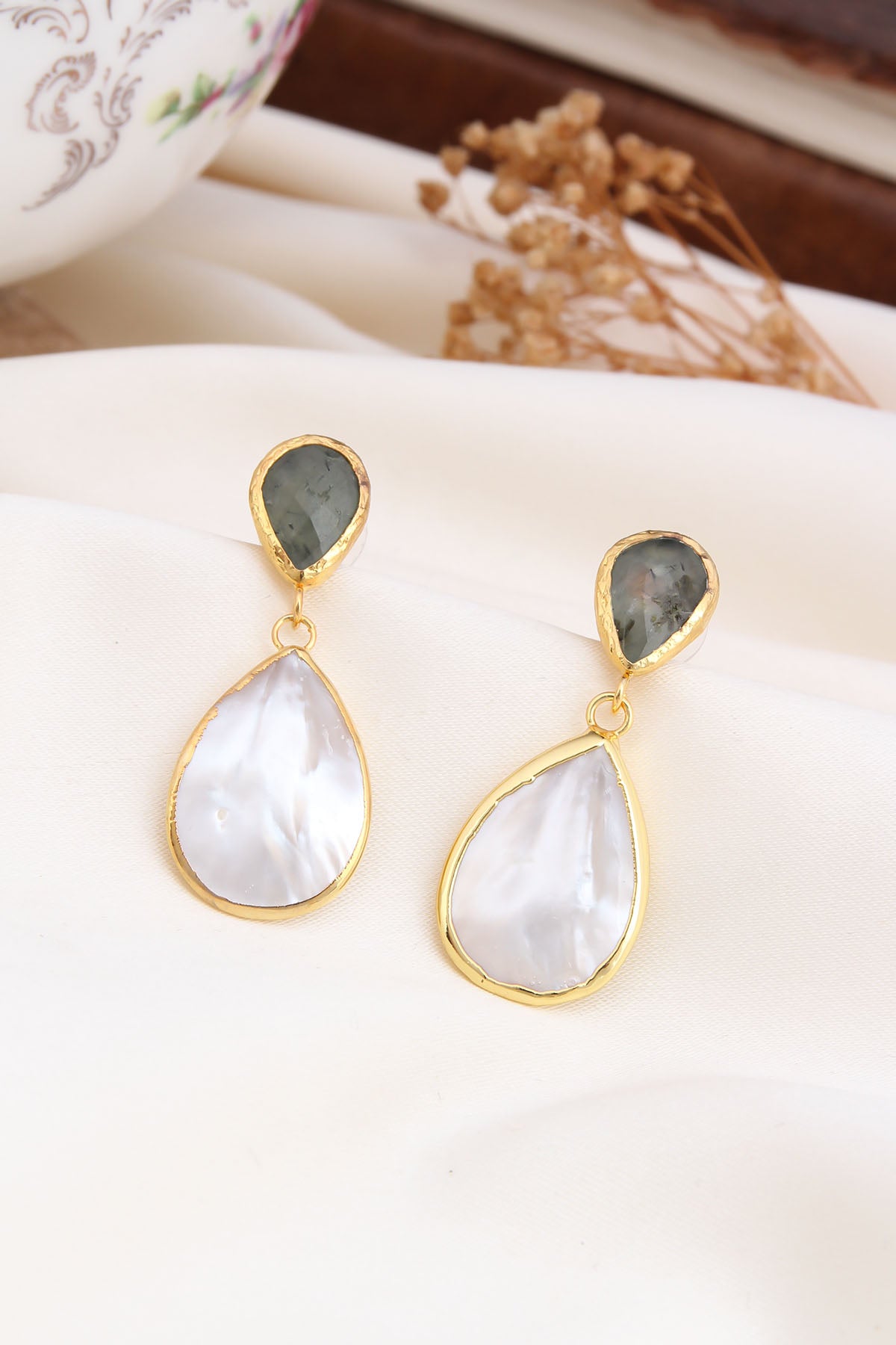 Prehnite & Nacre Earring