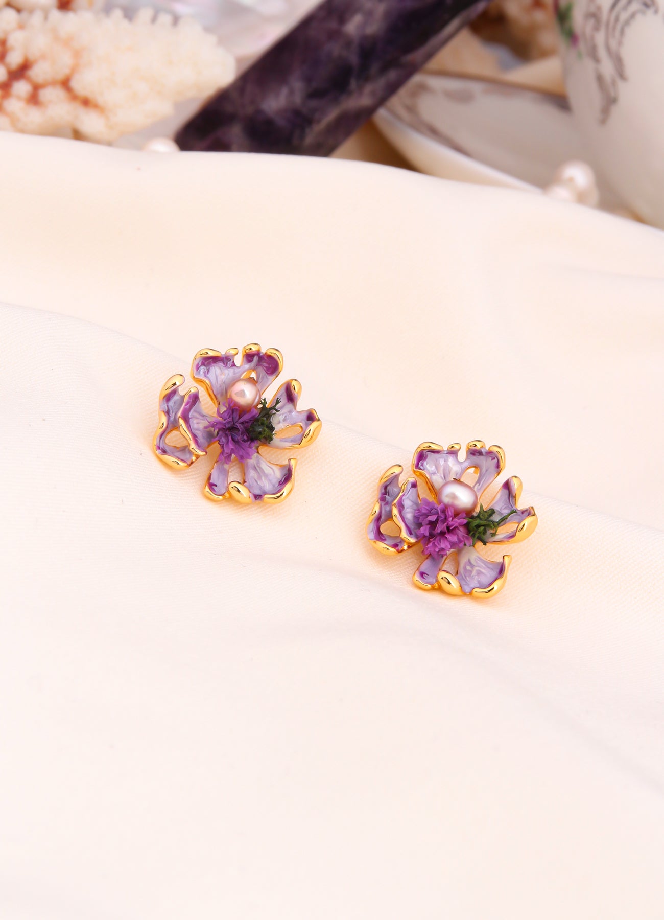 Nacre Earring