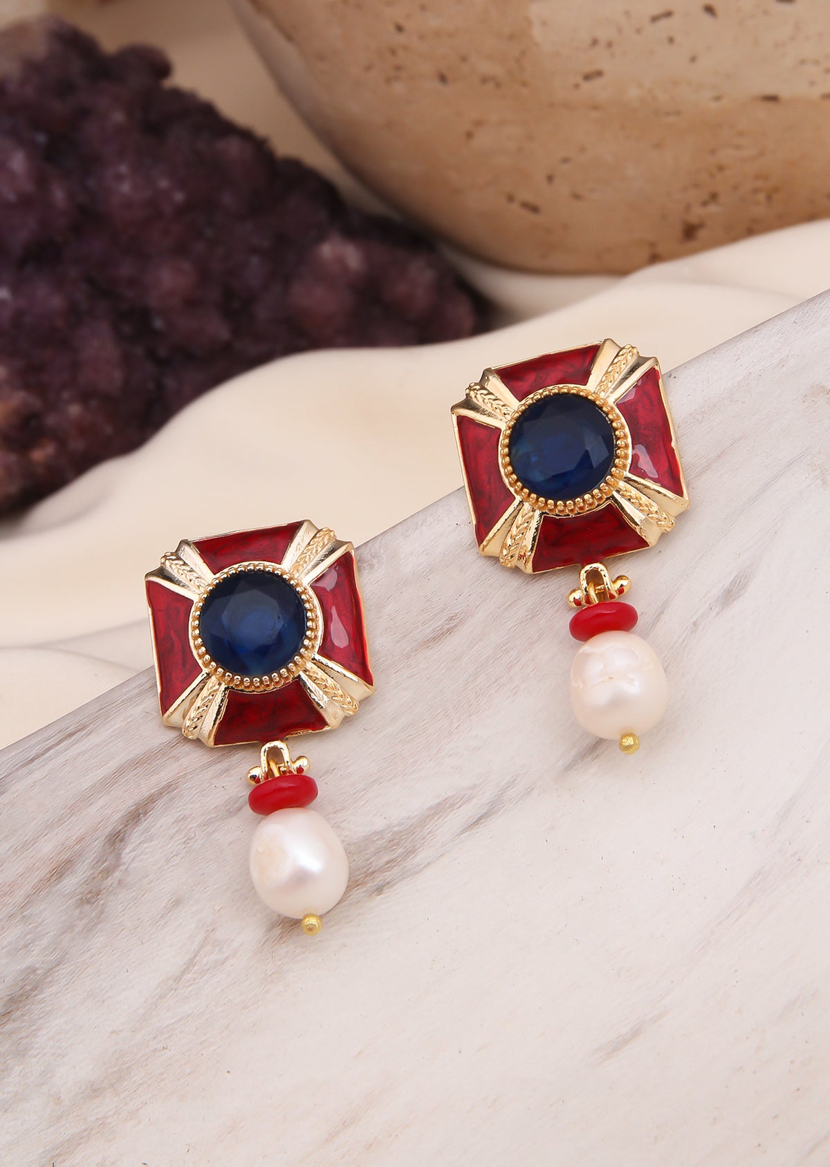 Cat Eyes & Pearl Earring