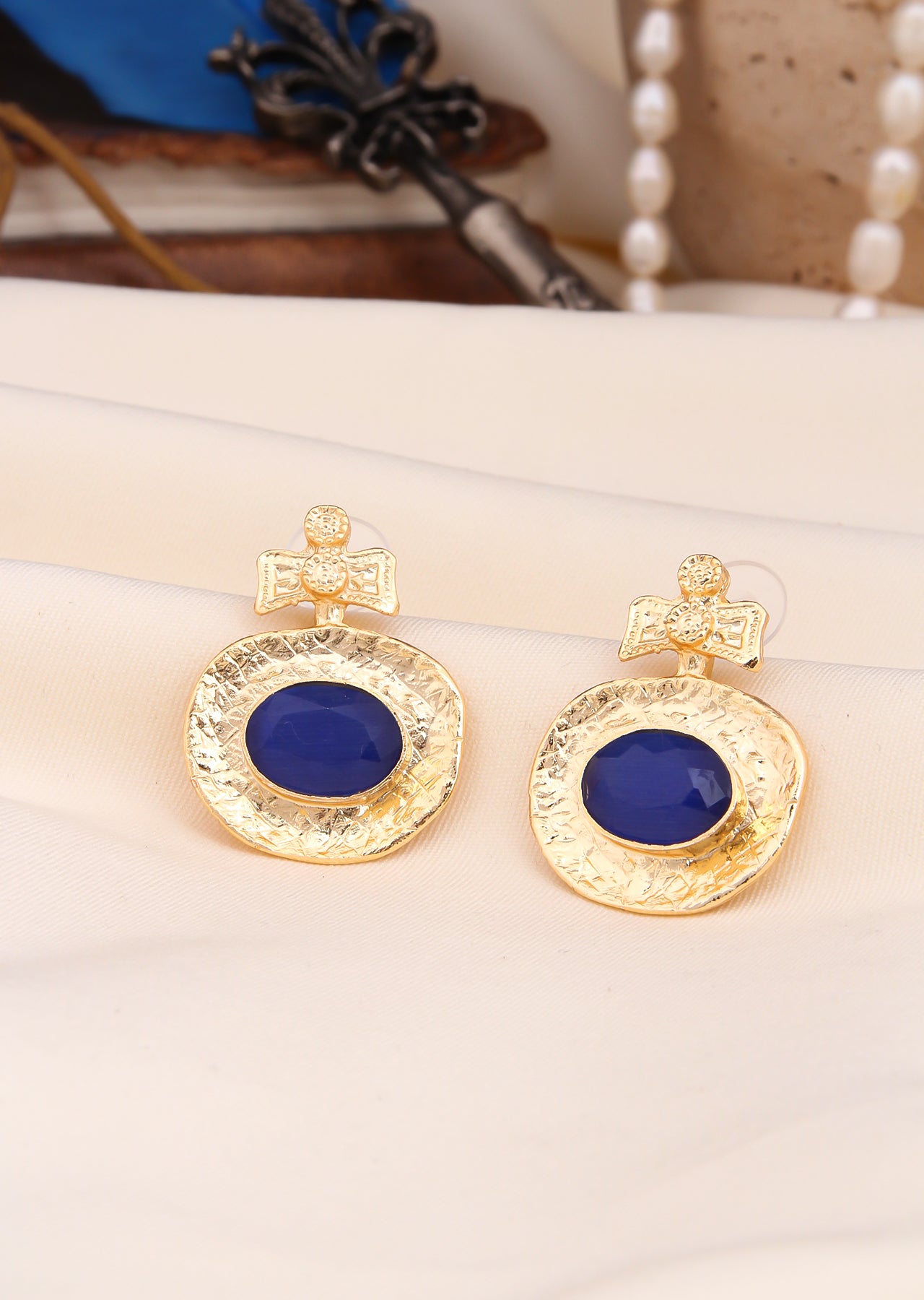 Cat Eyes Earring