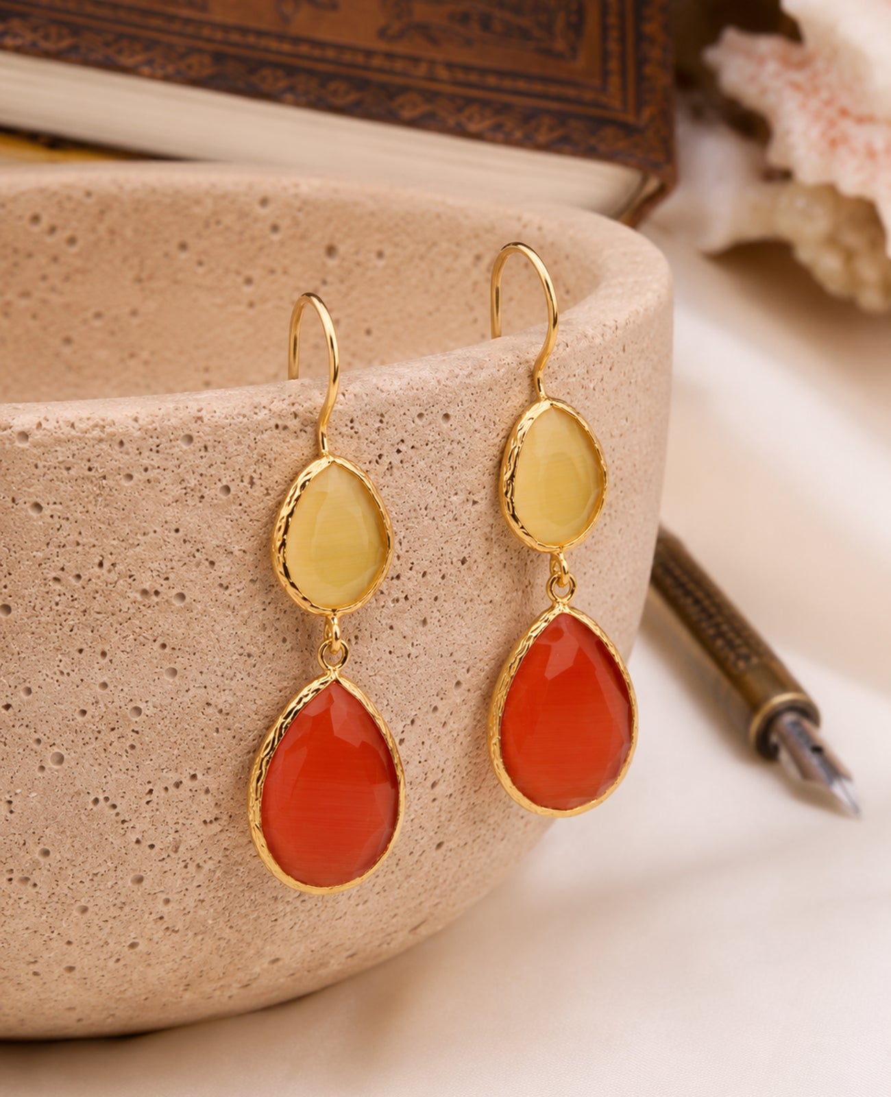 Cat Eyes Earring