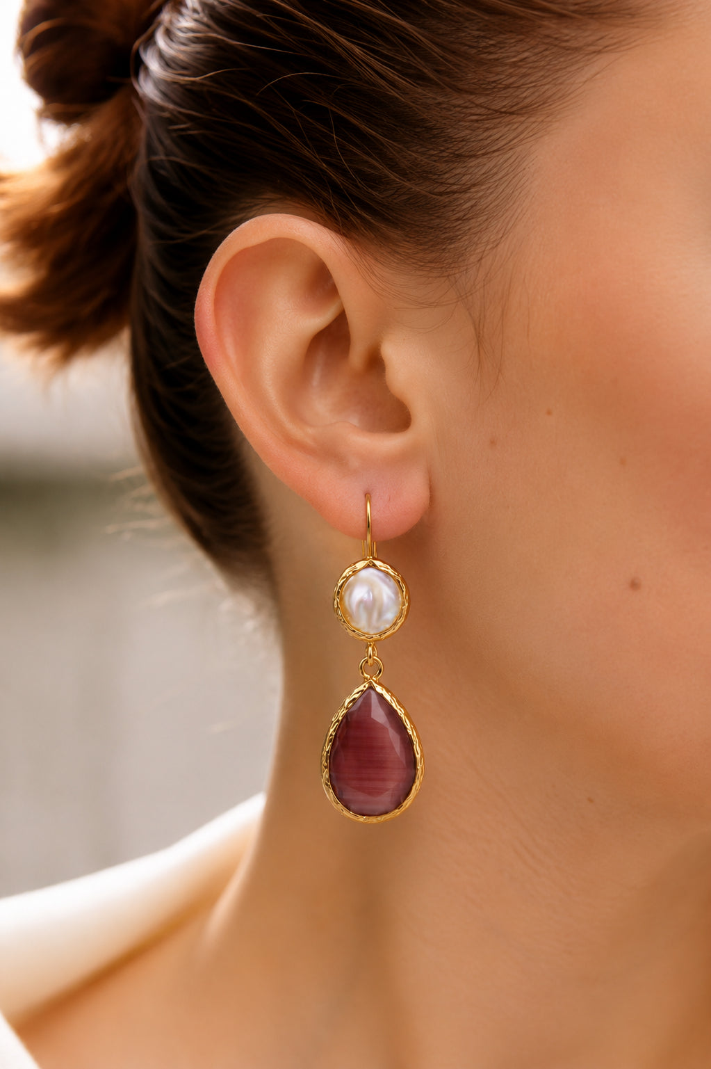 Pearl & Cat Eyes Earring