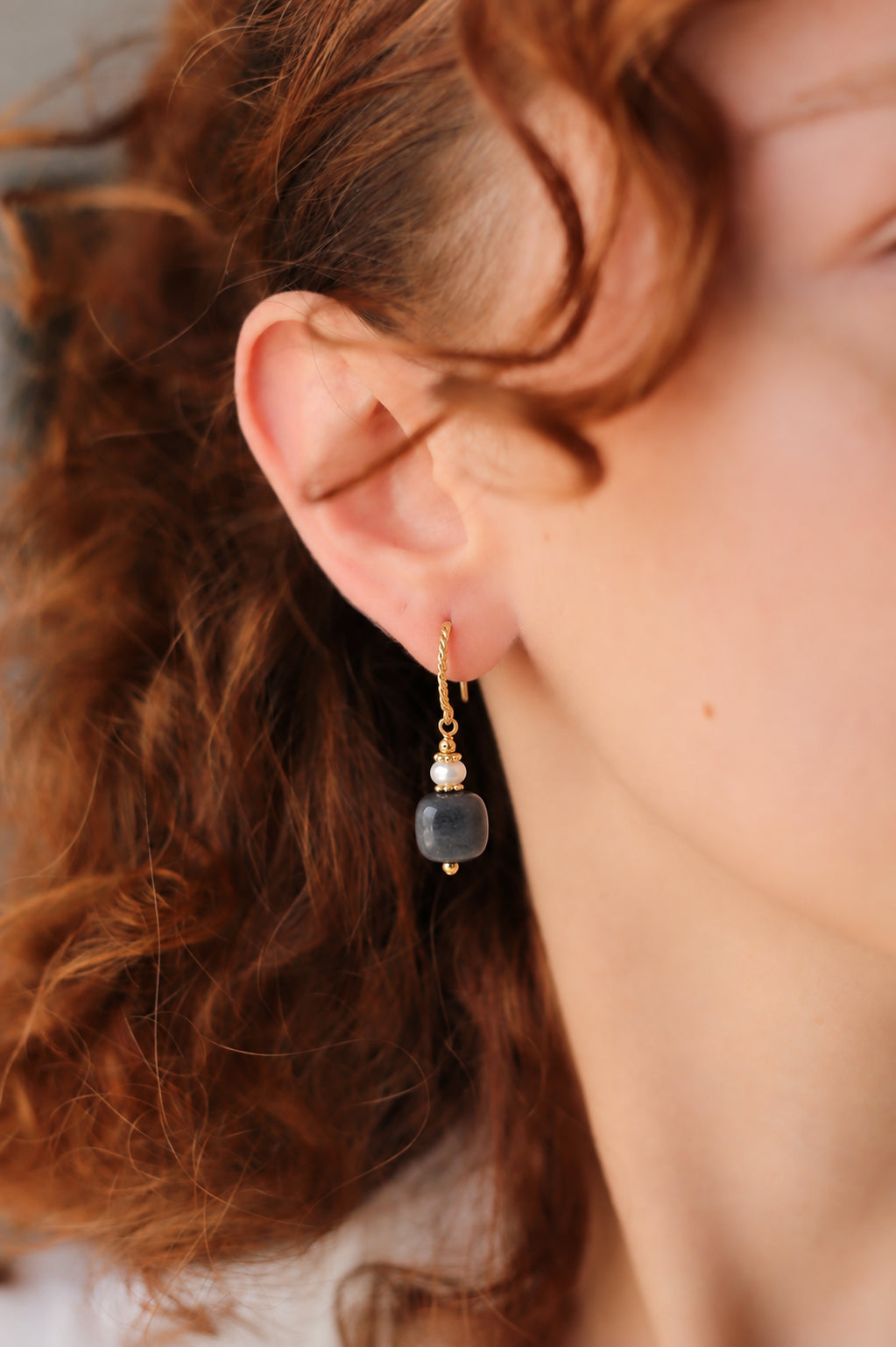 Labradorite & Pearl Earring