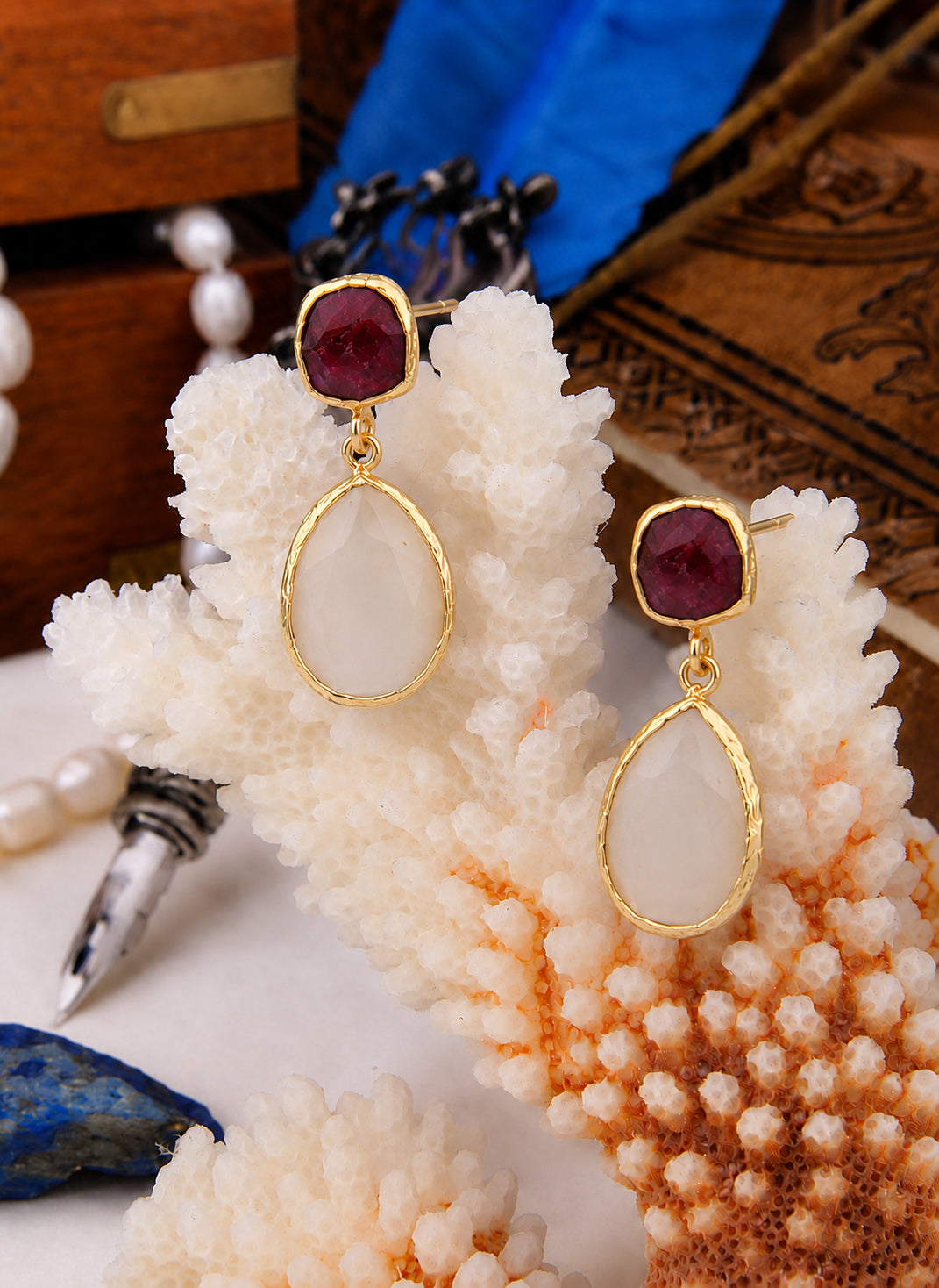 Root Ruby & Cat Eyes Earring