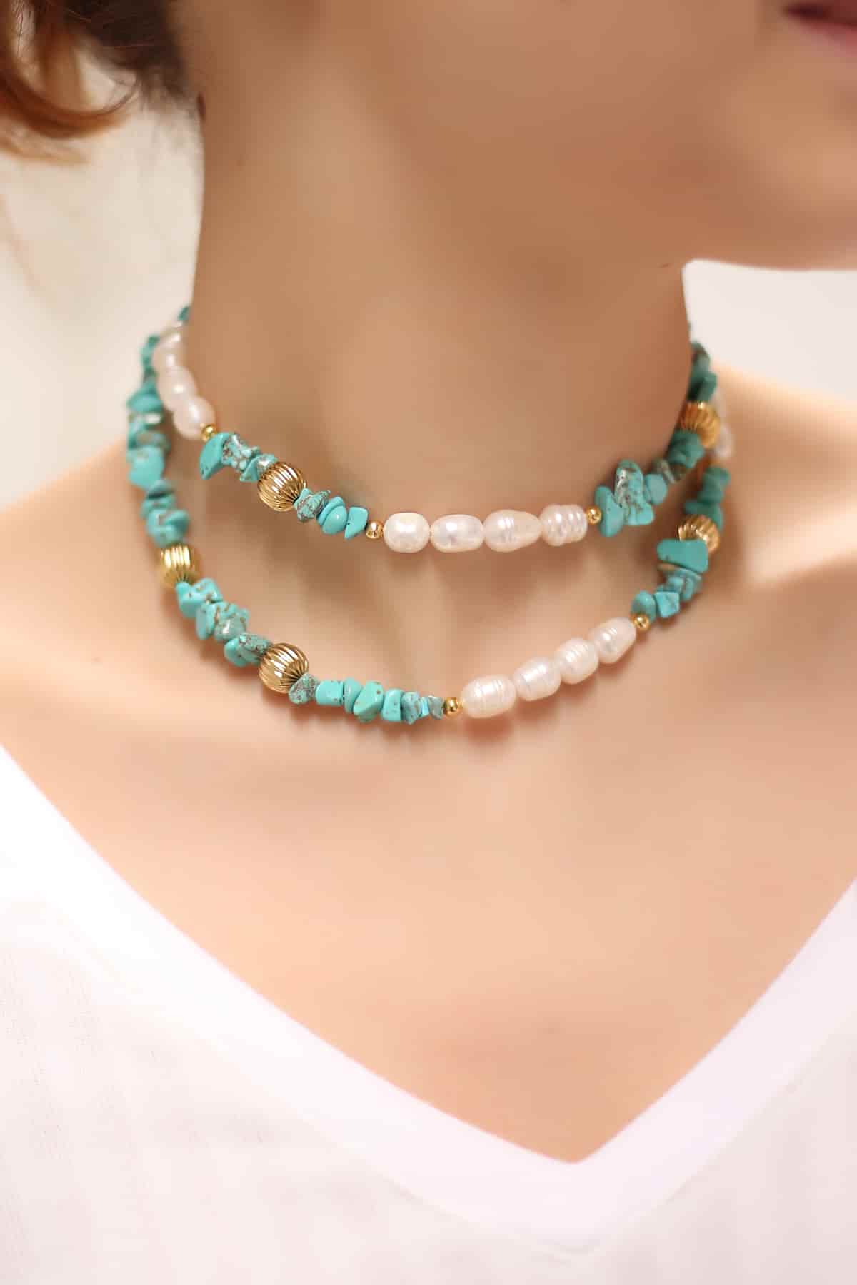 Turquoise & Pearl Collier