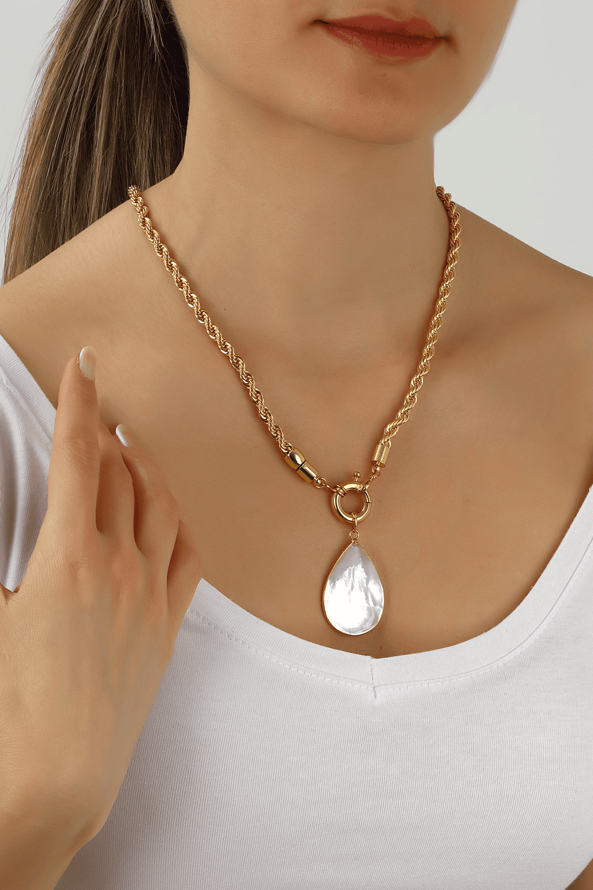 Nacre Collier