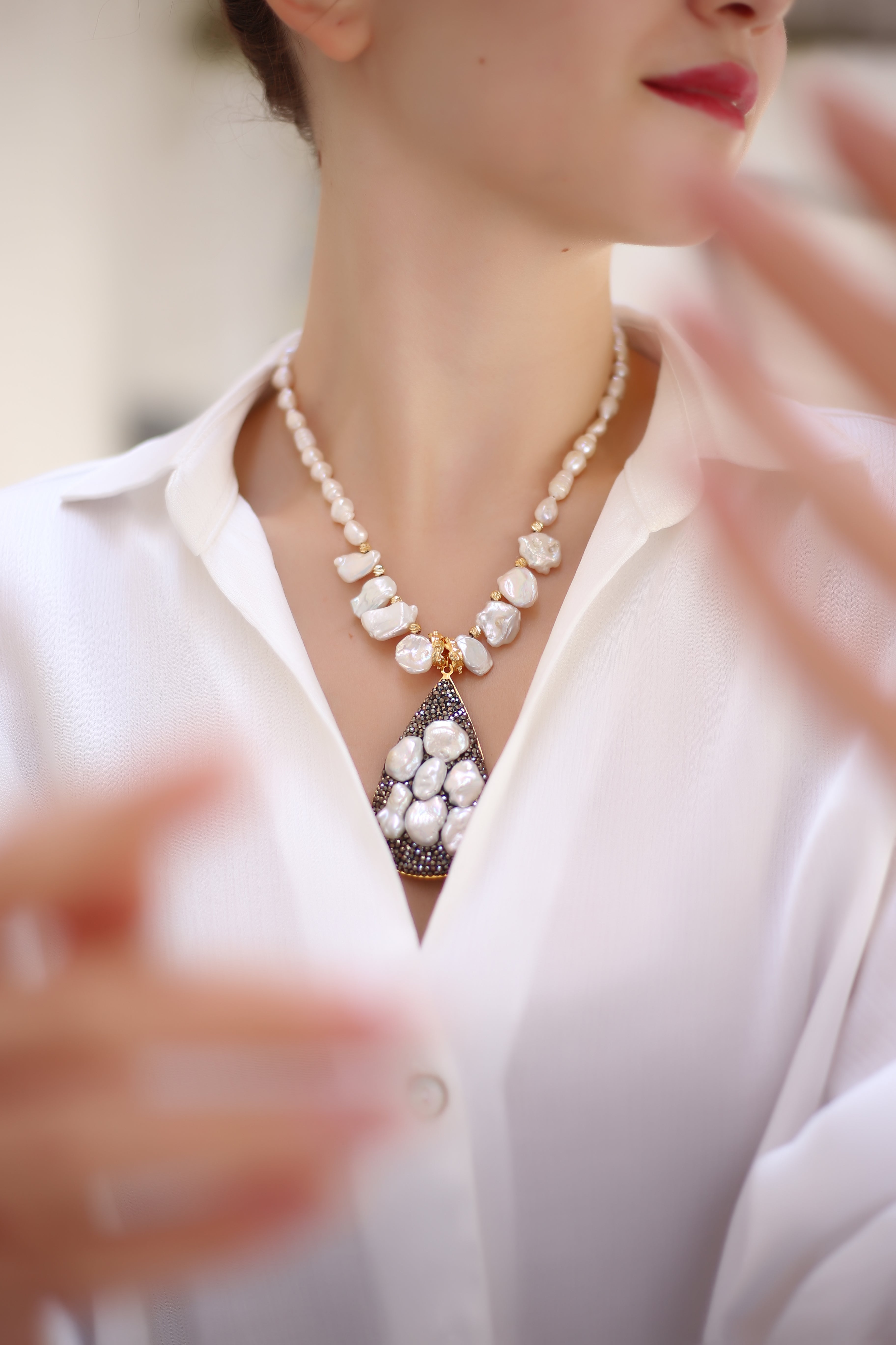 Pearl & Hematite Collier