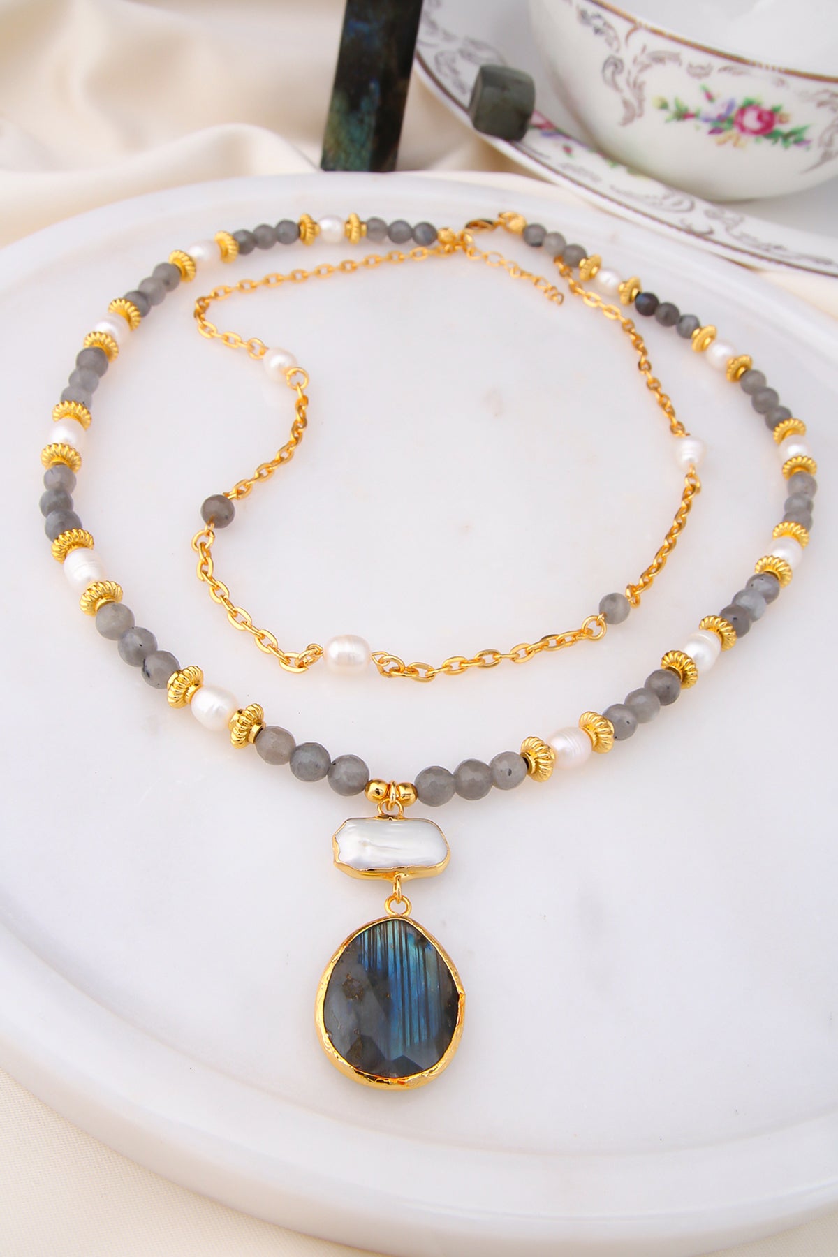 Labradorite Collier