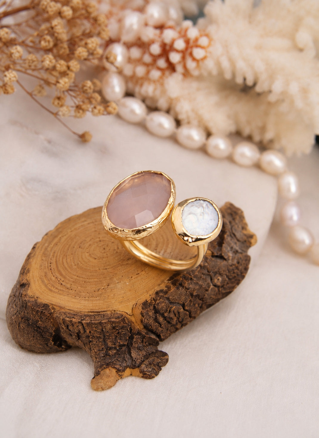 Pearl & Cat Eyes Ring