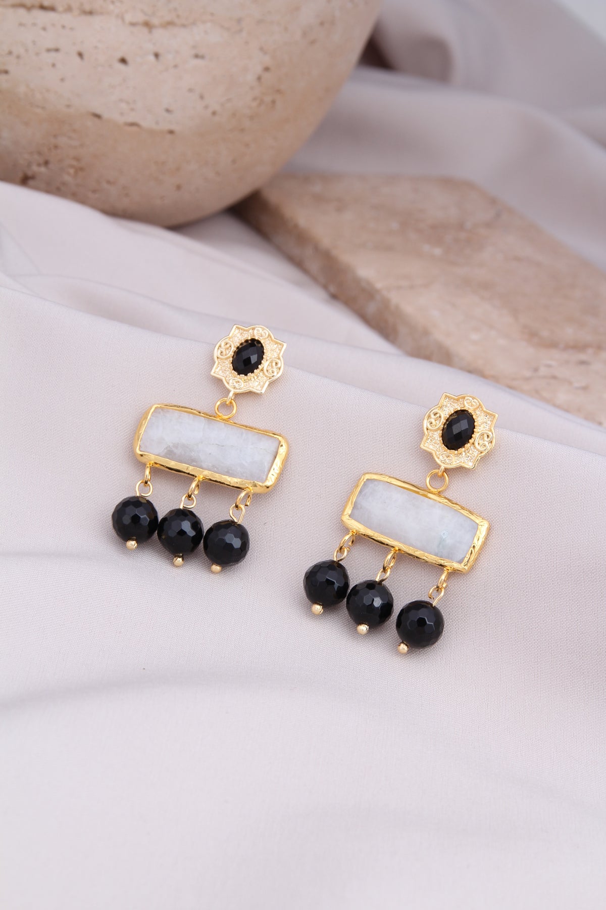 Onix & Moonstone  Boucles d'oreilles