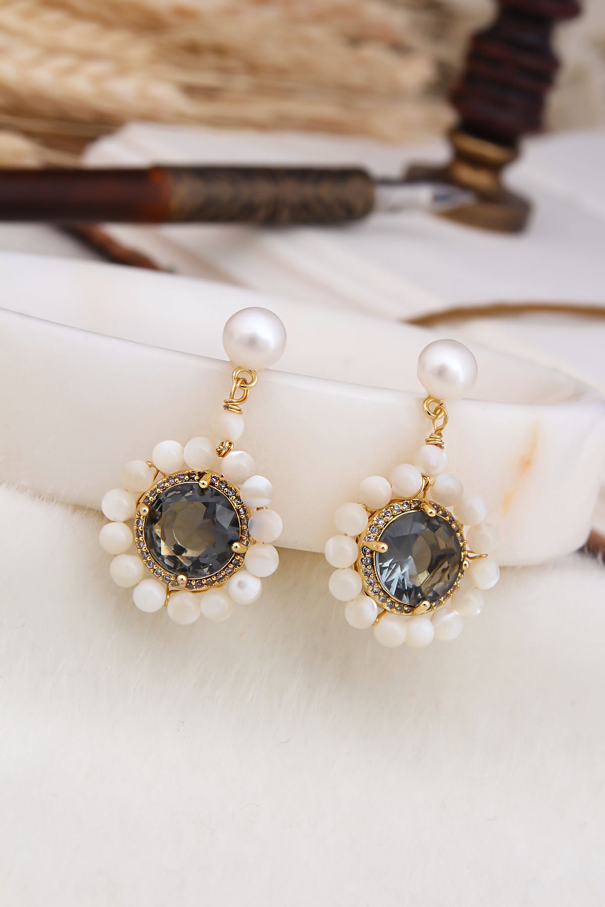 Zircon & Nacre Earring