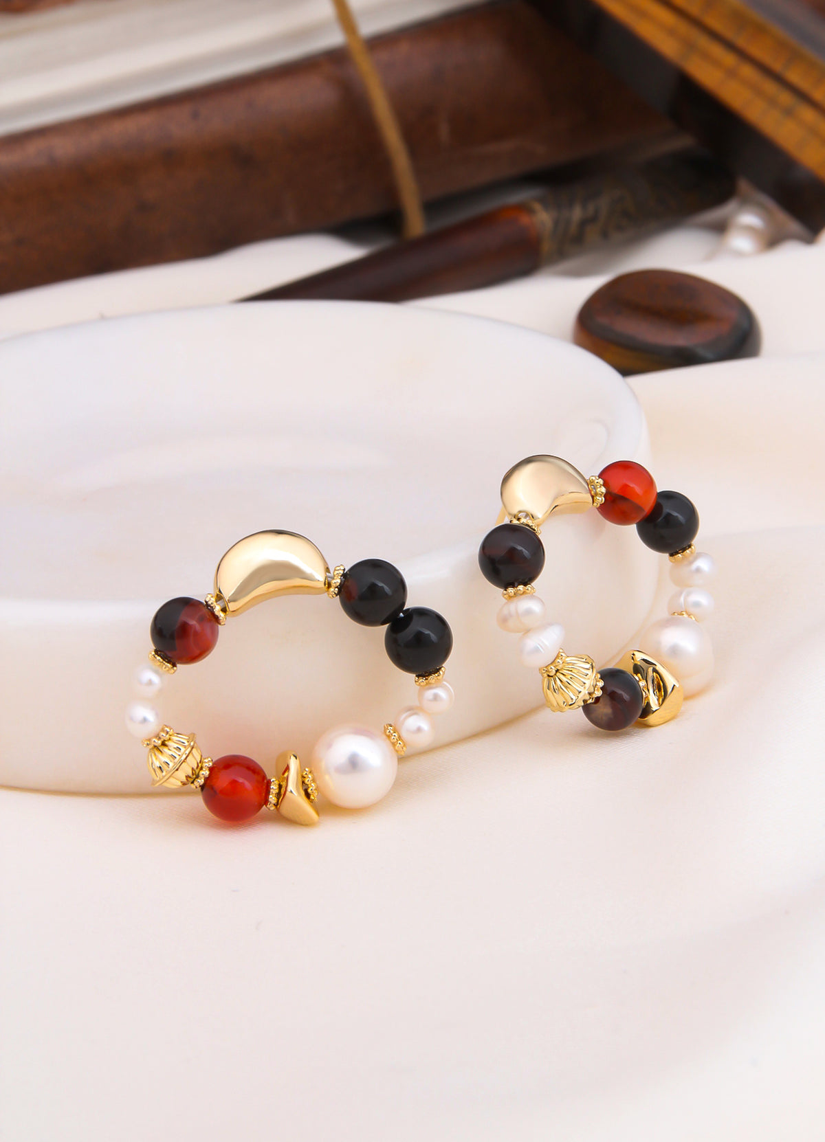 Agate & Pearl Earring