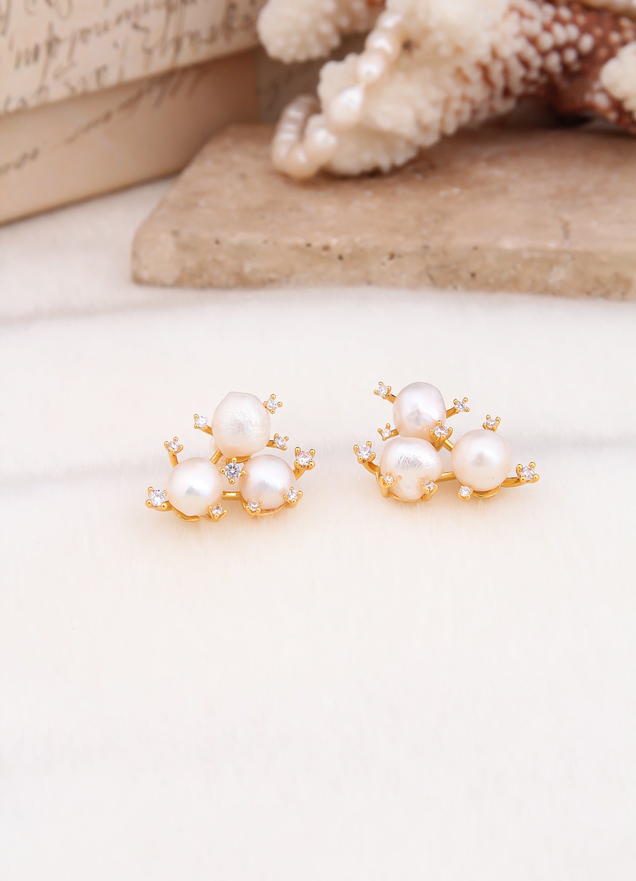 Zircon & Pearl Earring