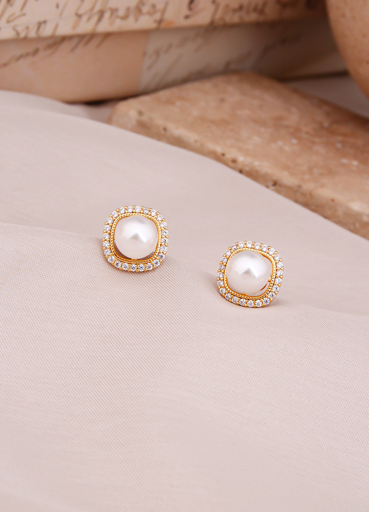 Zircon & Pearl Earring
