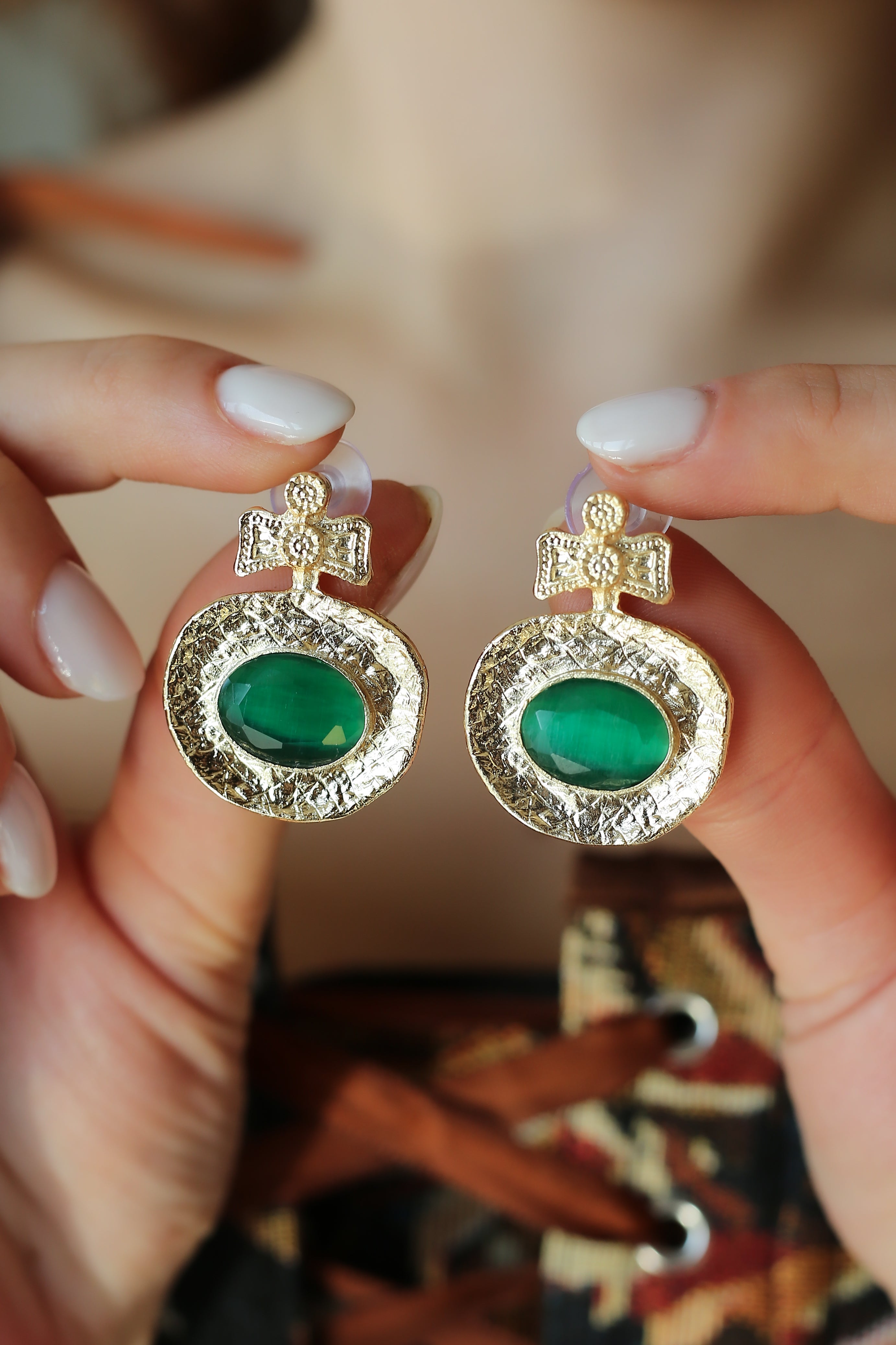 Cat Eyes Earring