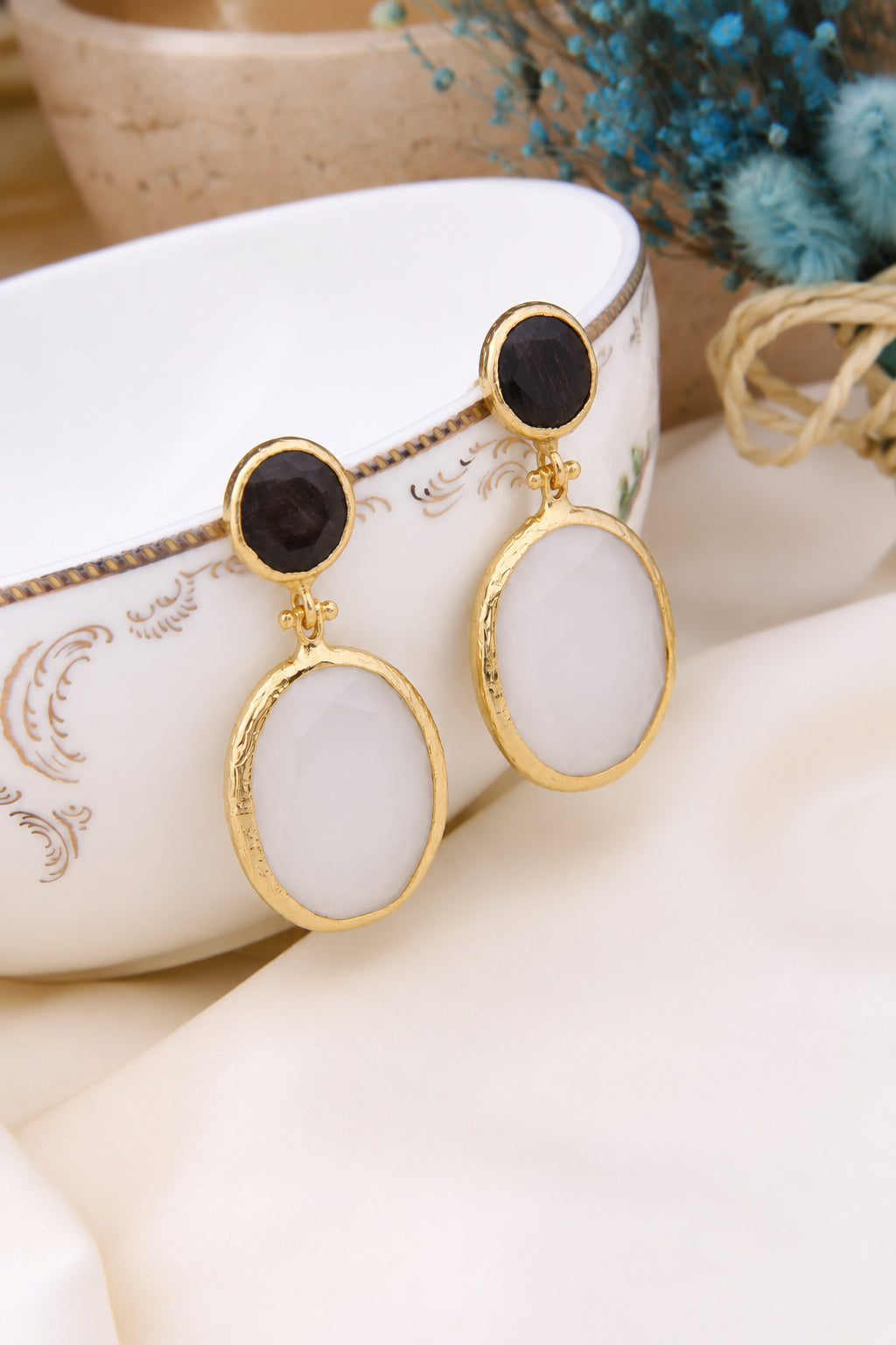 Onix & MoonStone Earring