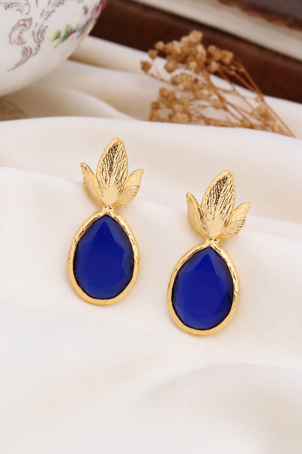 Cat Eyes Earring