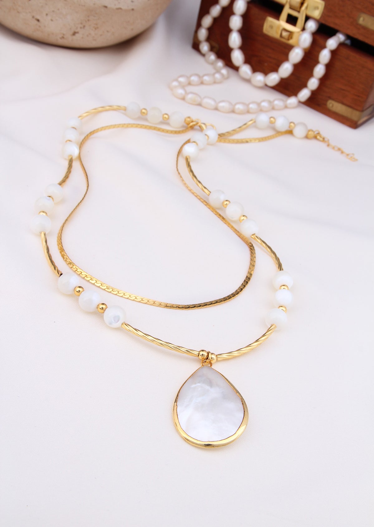 Nacre Necklace