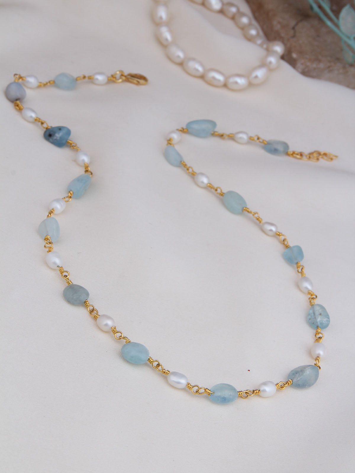 Aquamarine & Pearl  Collier
