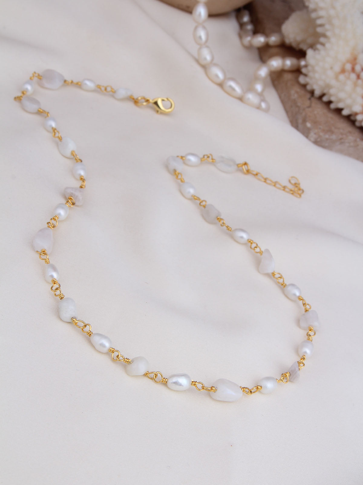 Moonstone & Pearl  Collier