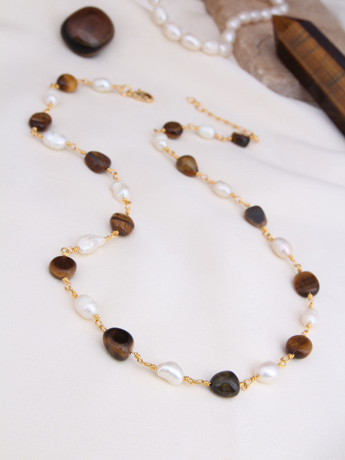 Tiger Eyes & Pearl  Collier