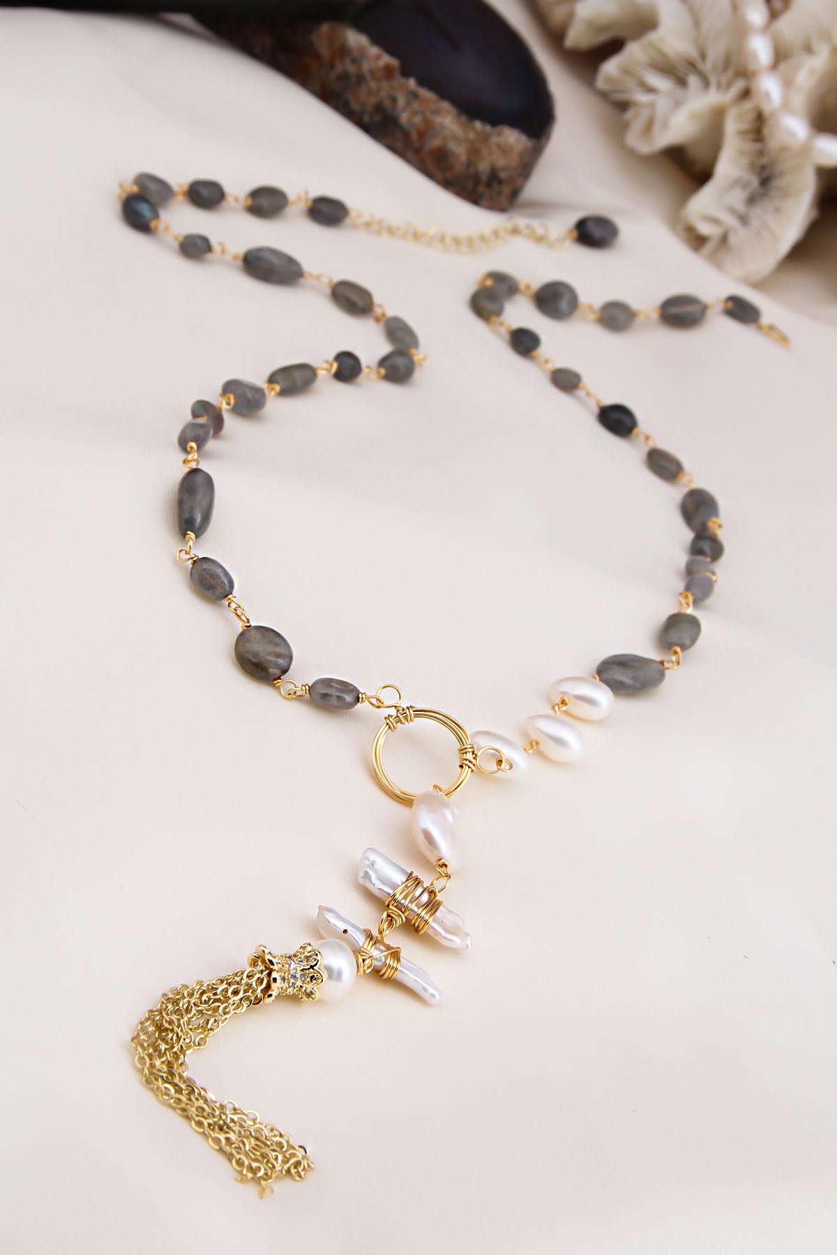 Pearl & Labradorite Collier