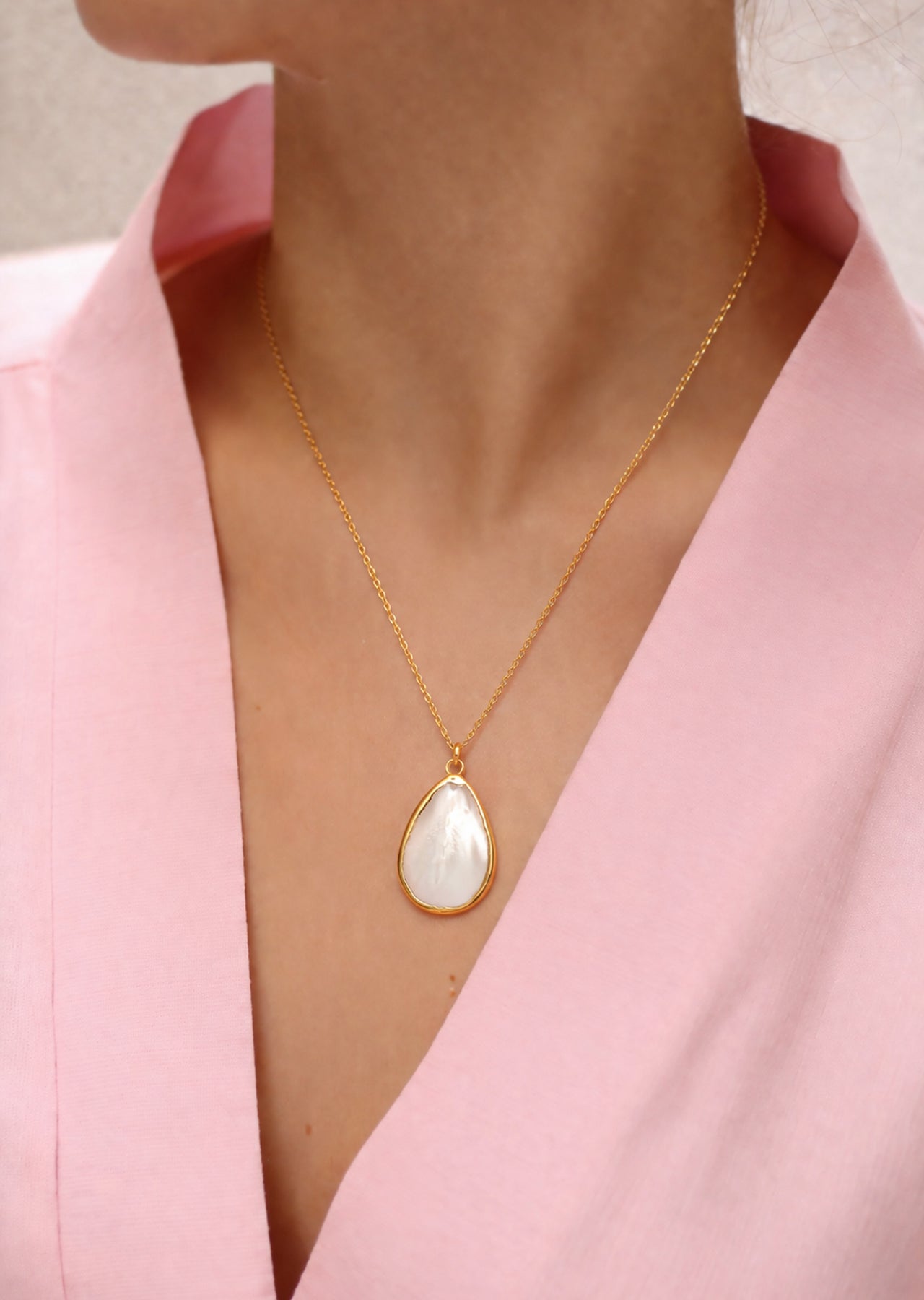 Nacre Necklace