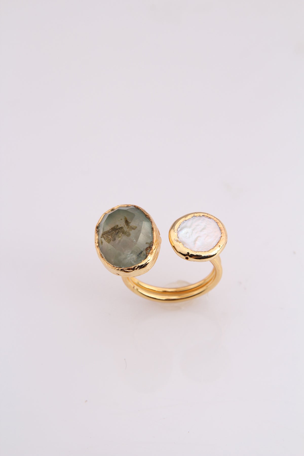 Prehnite & Pearll Earring