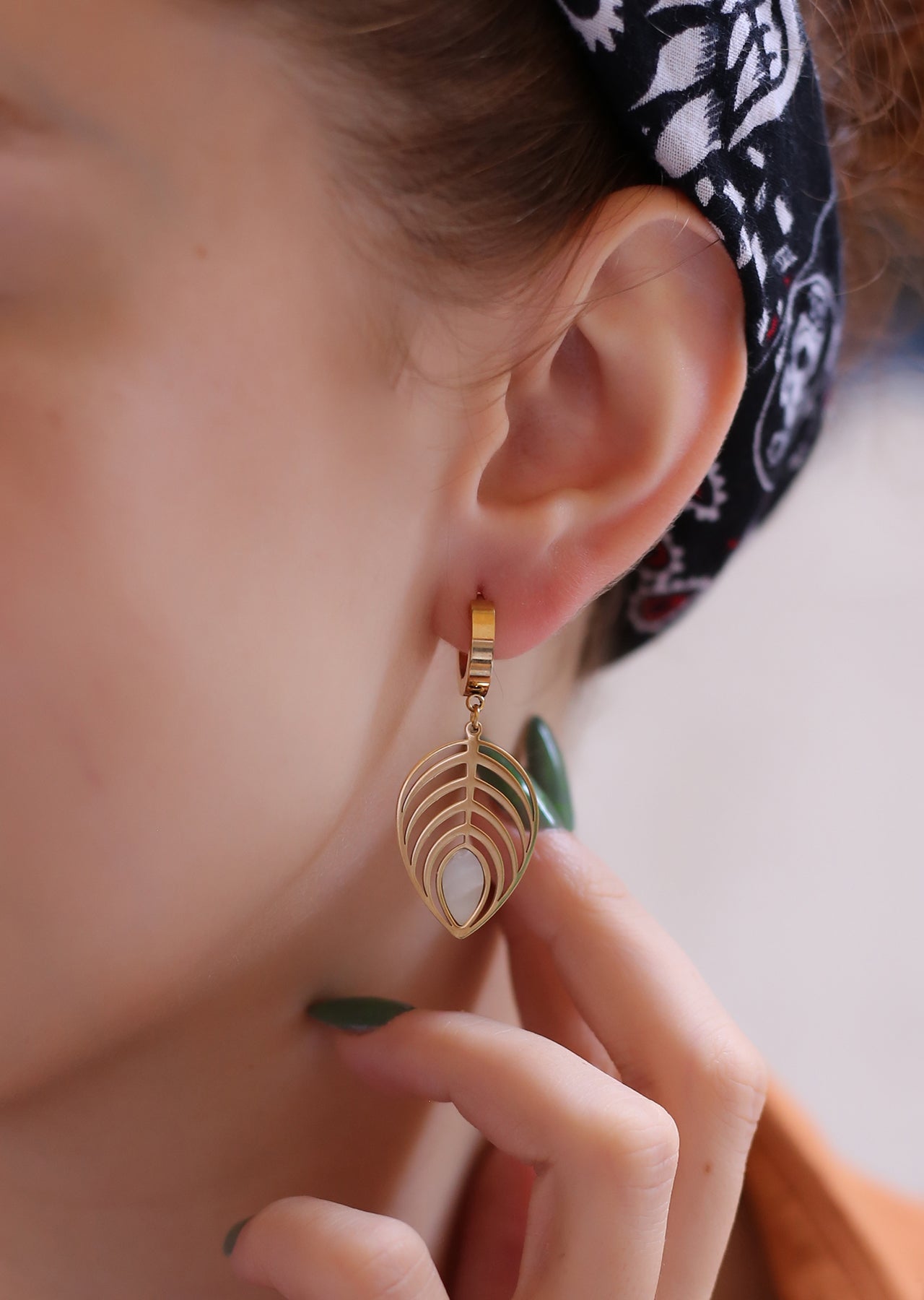 Nacre Earring