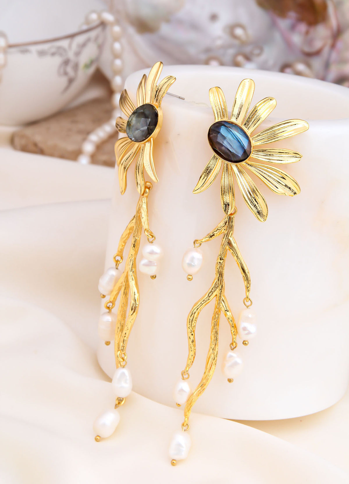 Labradorite & Pearl Earring