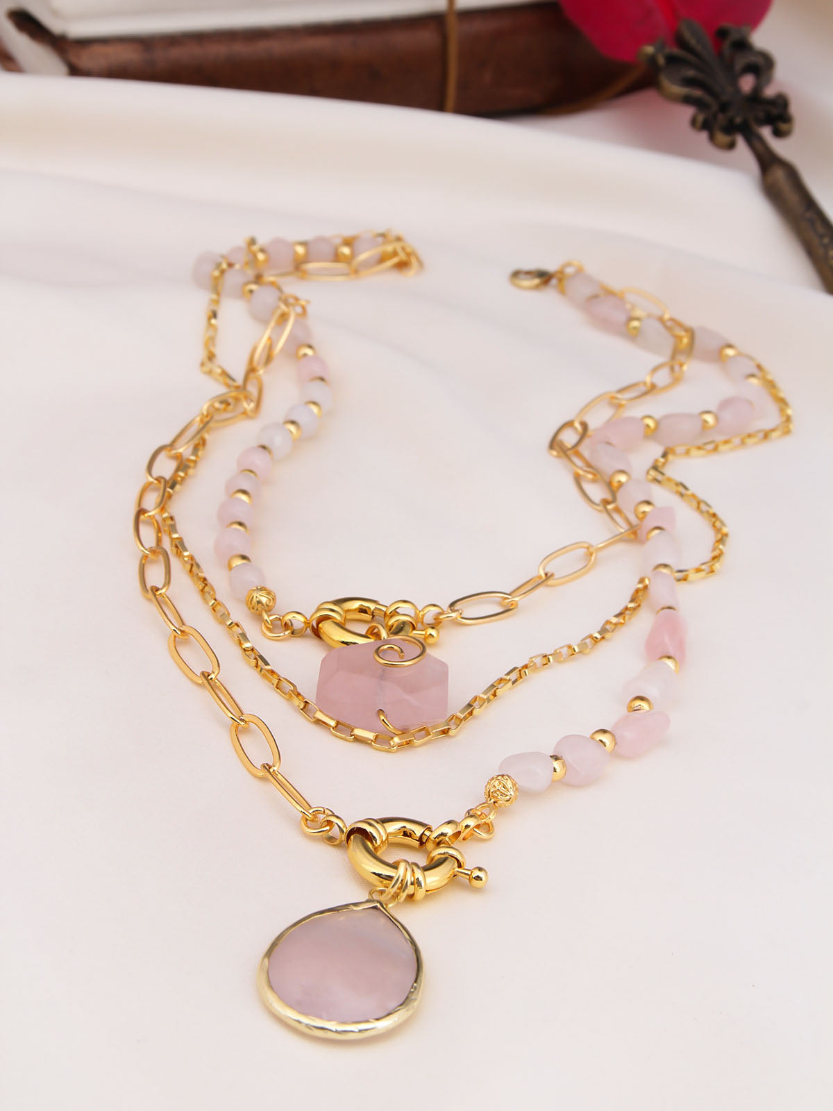 Pink Quartz Collier