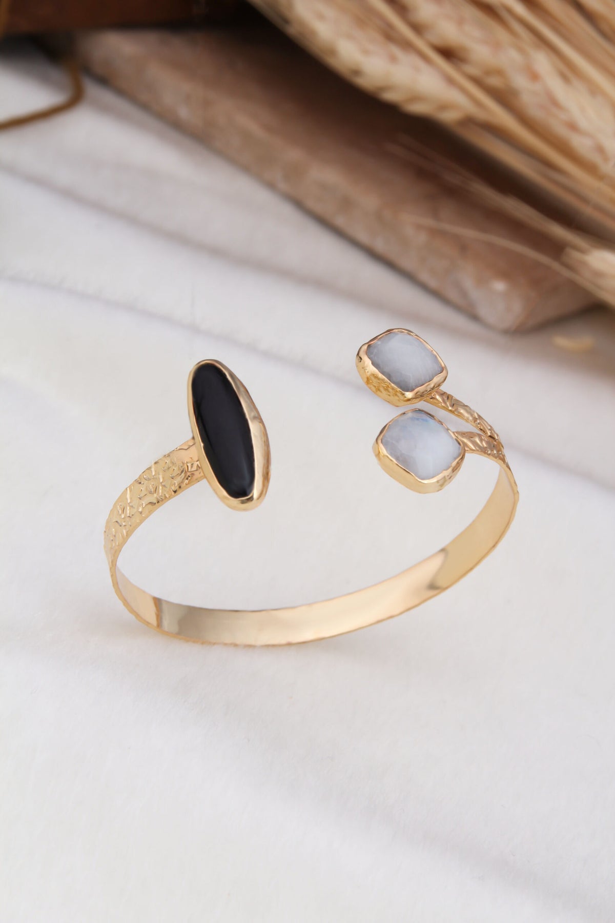 Moonstone & Onix Bracelet