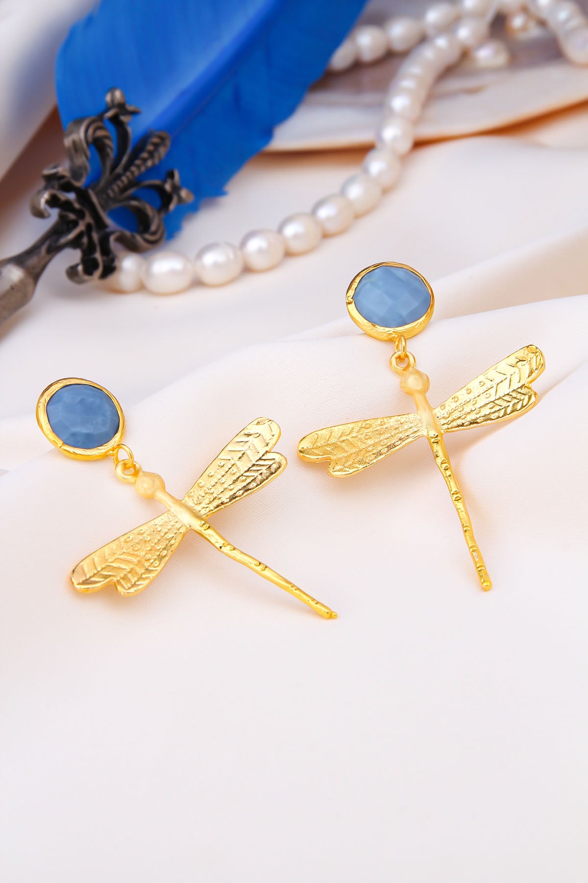 Orecchini con opale blu