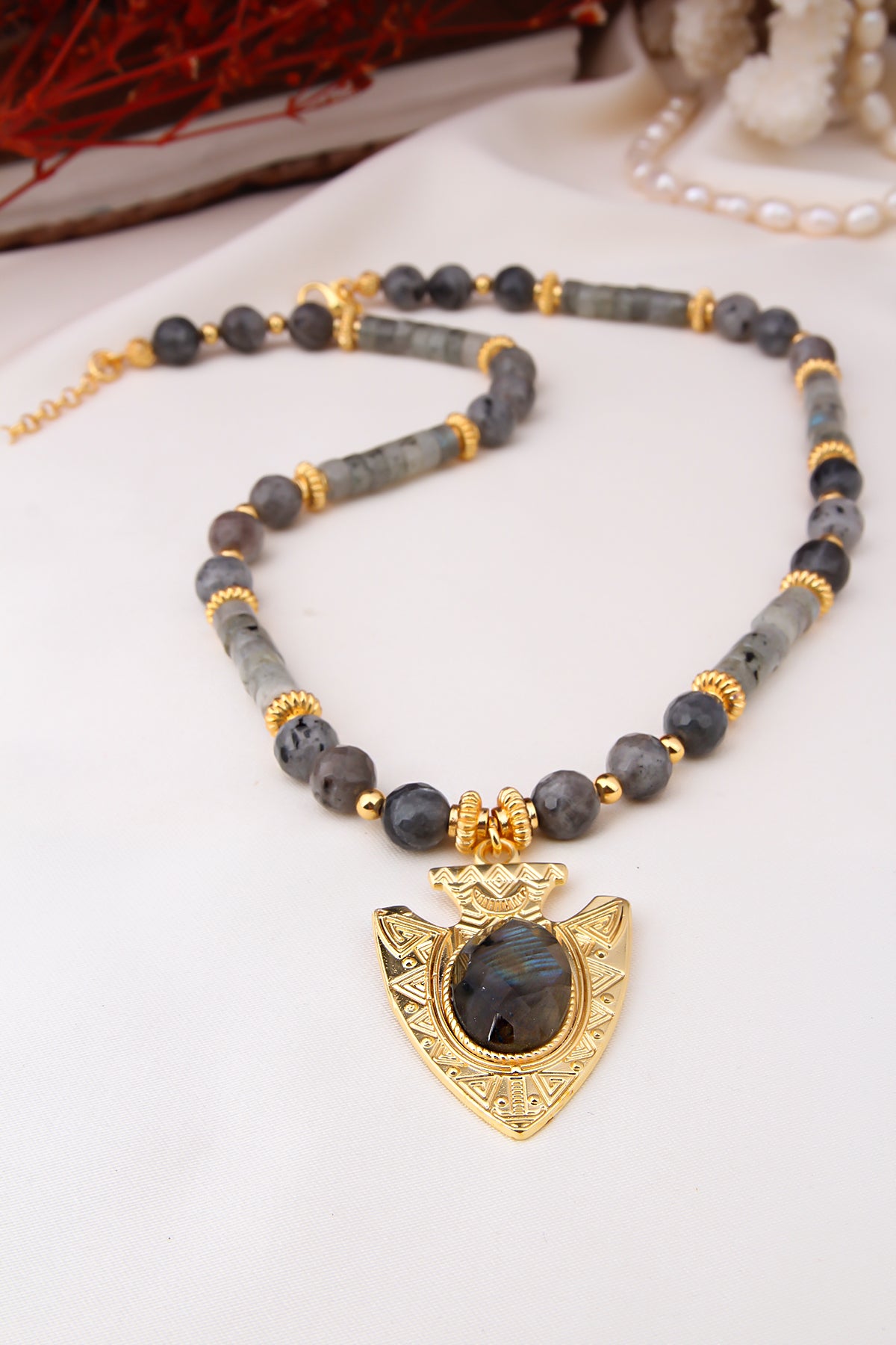 Labradorite Collier
